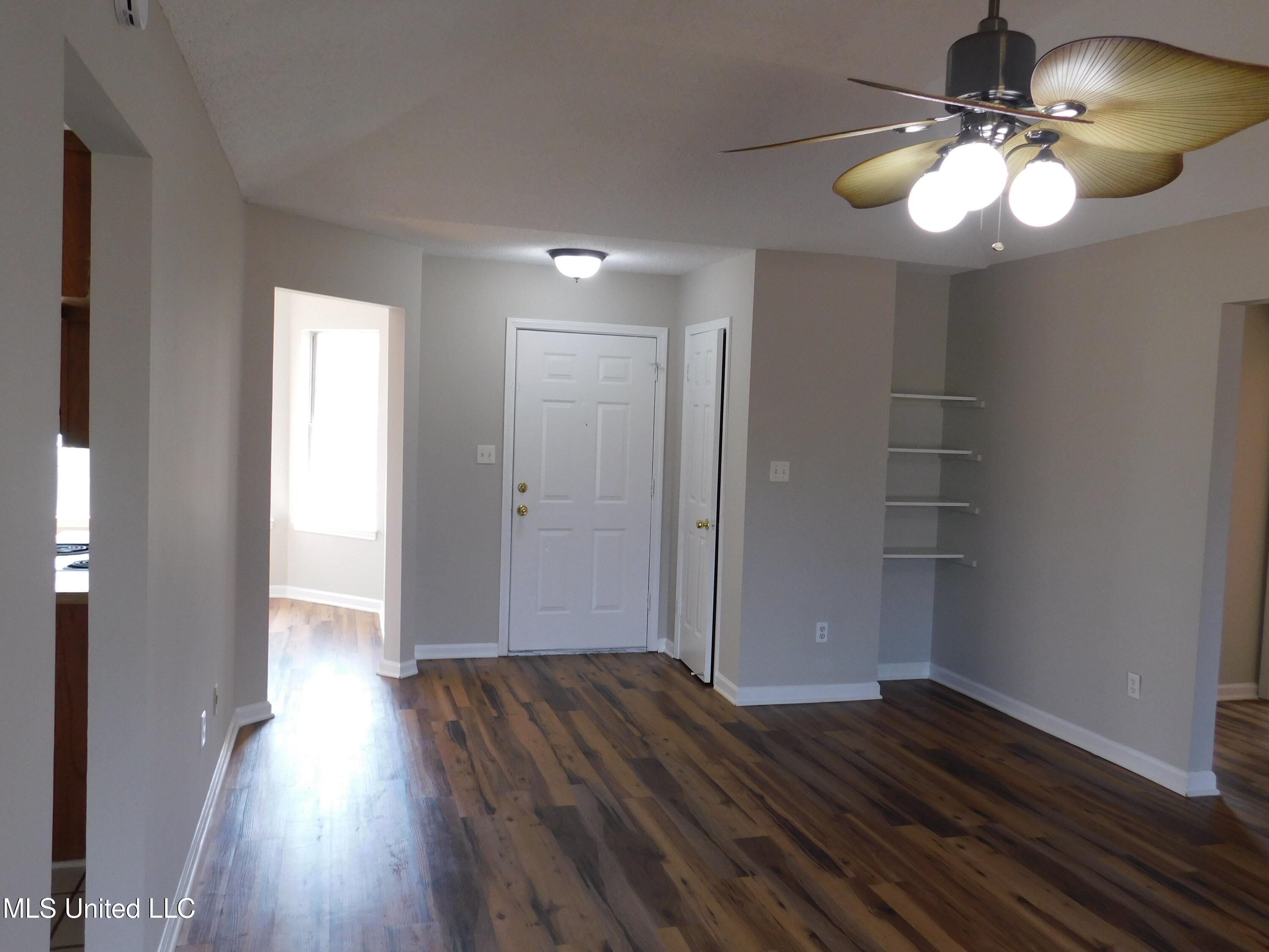 5935 Kentwood Drive Property Photo 7