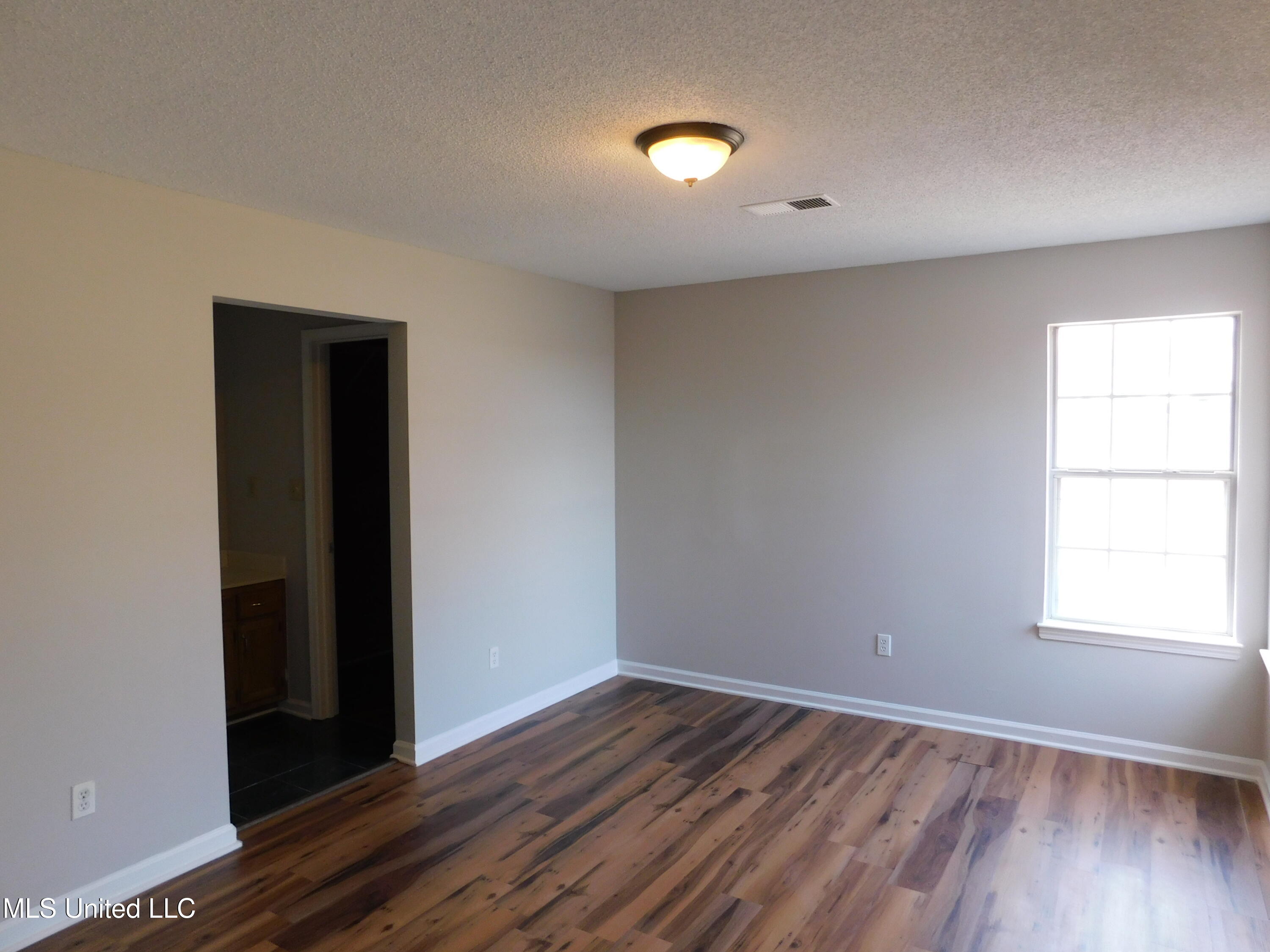 5935 Kentwood Drive Property Photo 18