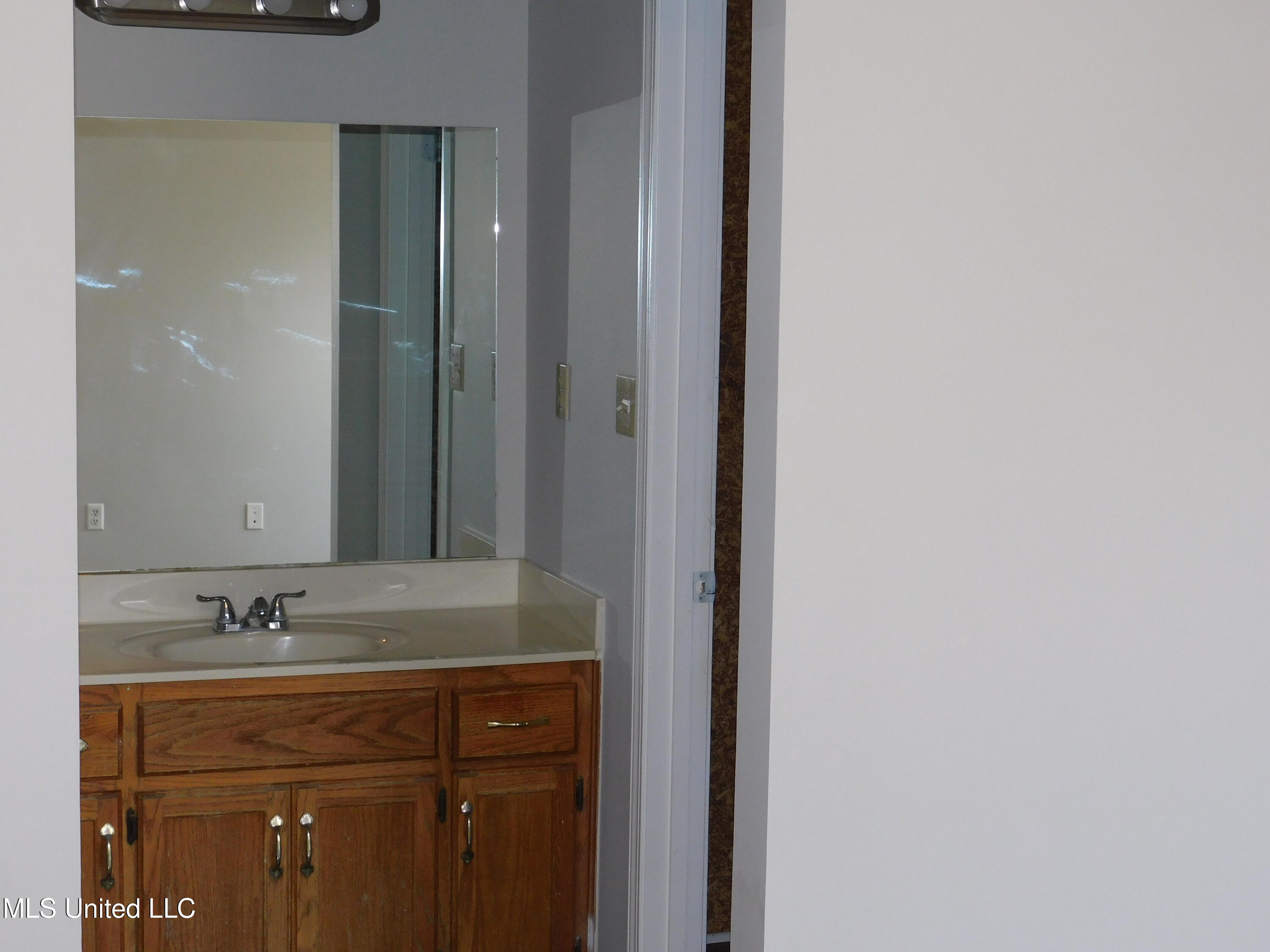 5935 Kentwood Drive Property Photo 20