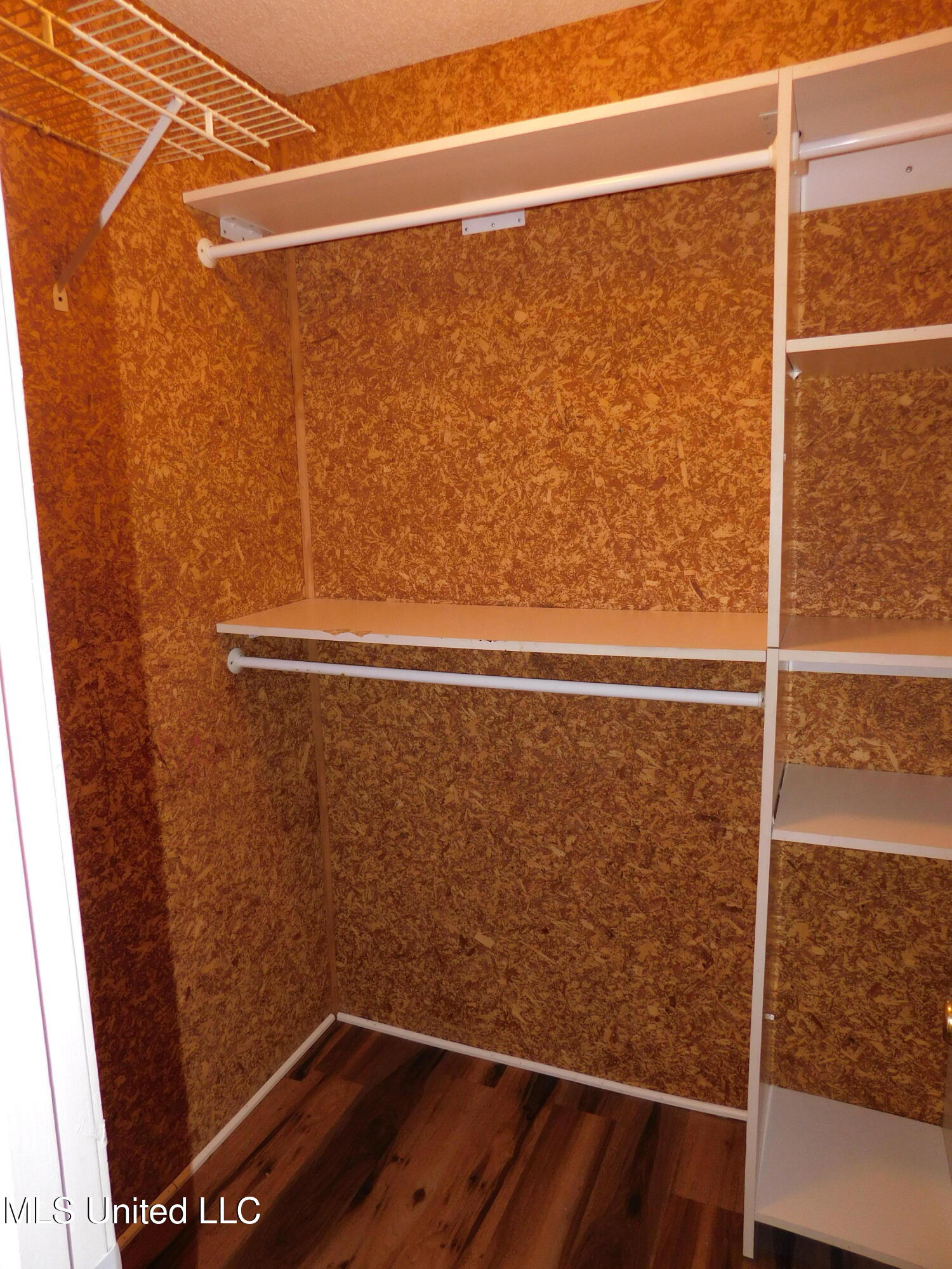 5935 Kentwood Drive Property Photo 21