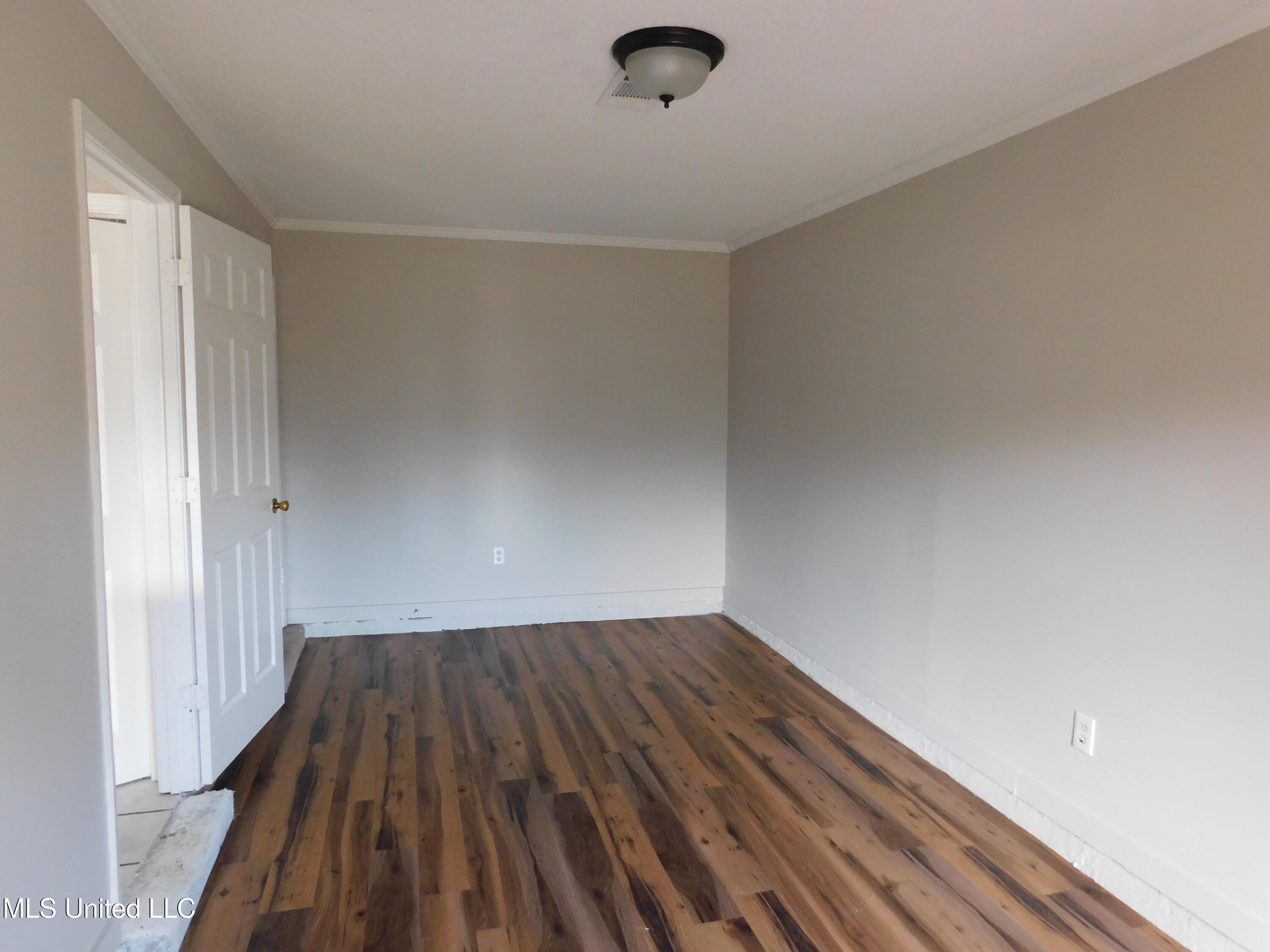 5935 Kentwood Drive Property Photo 22