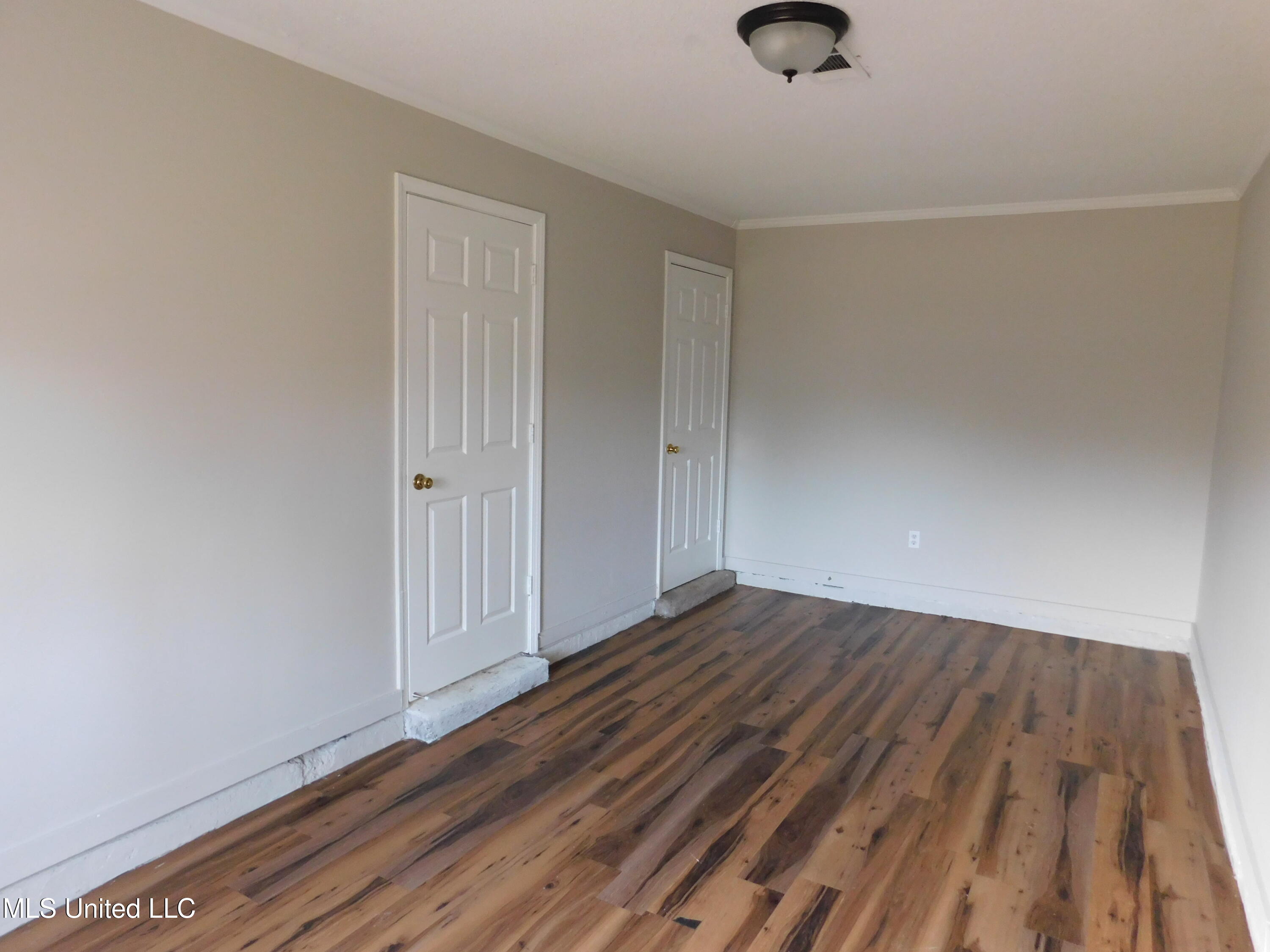 5935 Kentwood Drive Property Photo 24