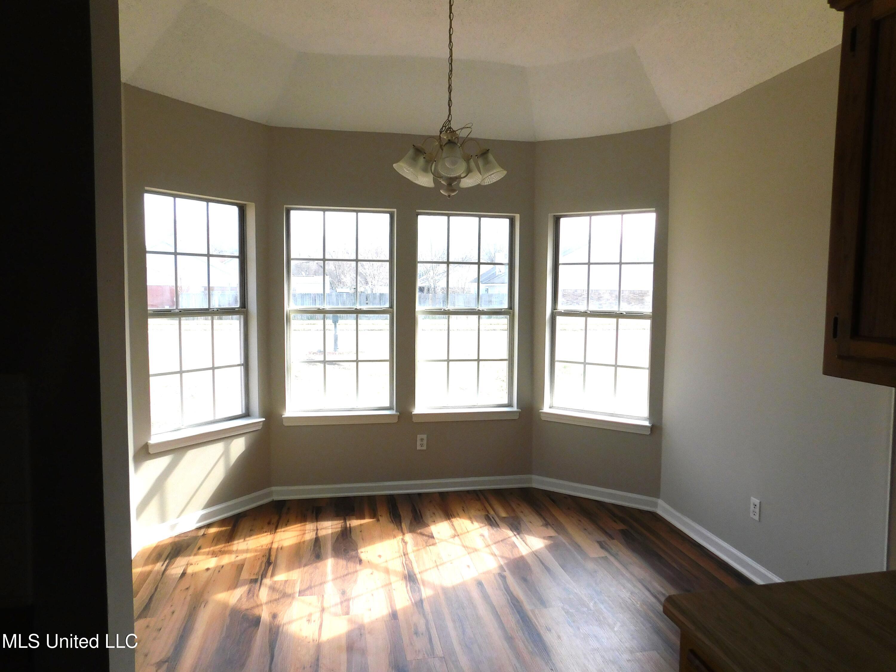 5935 Kentwood Drive Property Photo 25