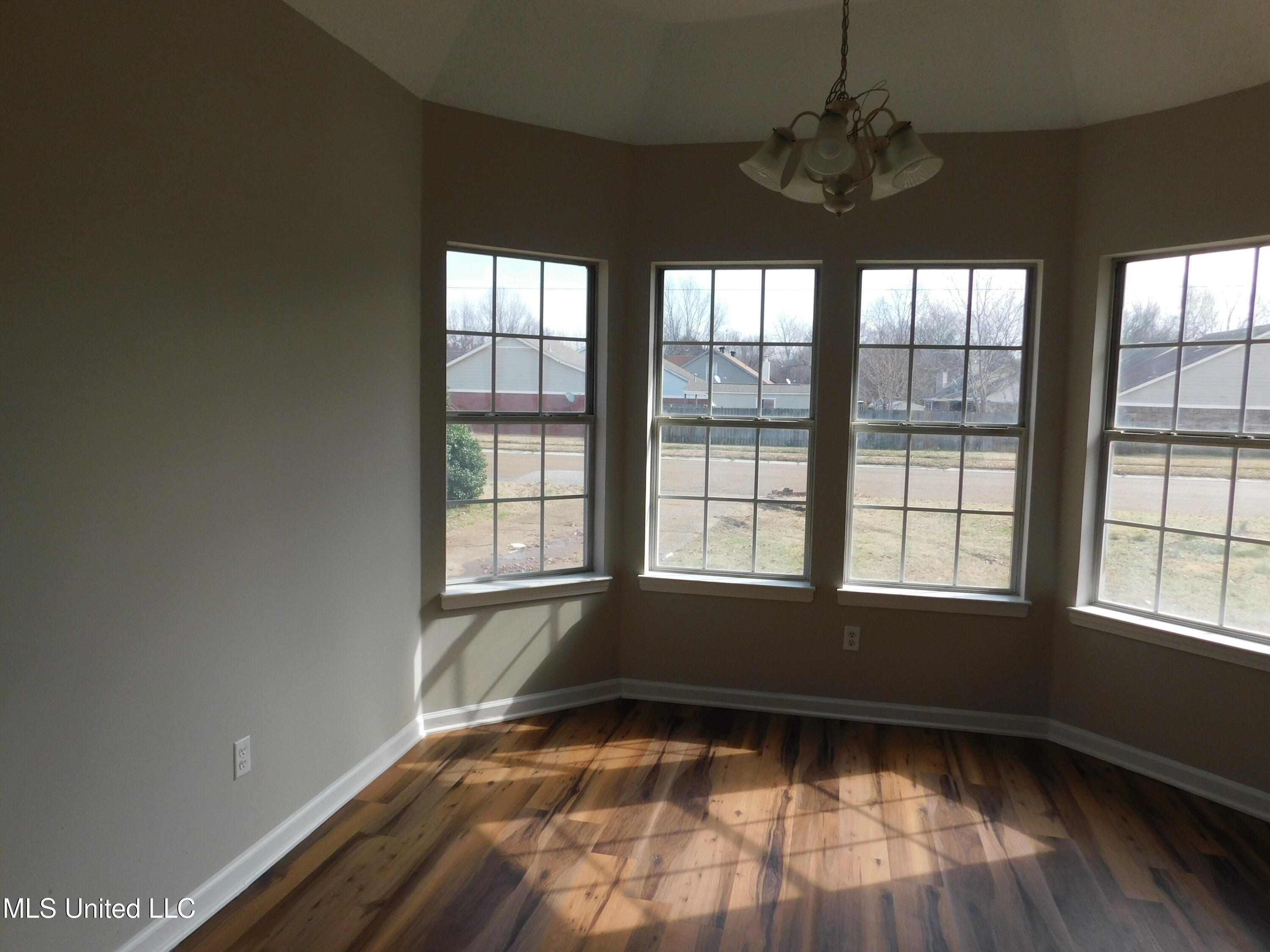 5935 Kentwood Drive Property Photo 26