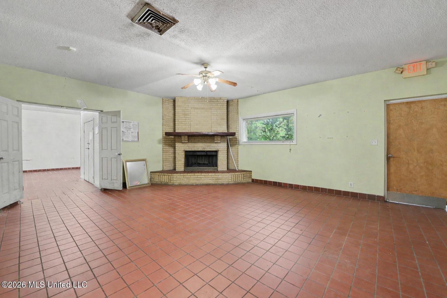 1916 Ladnier Road Property Photo 3