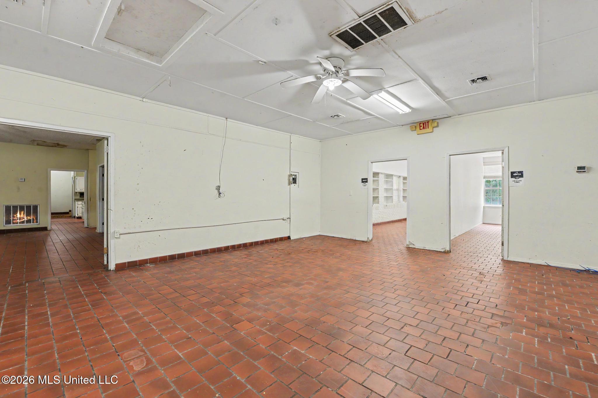 1916 Ladnier Road Property Photo 6
