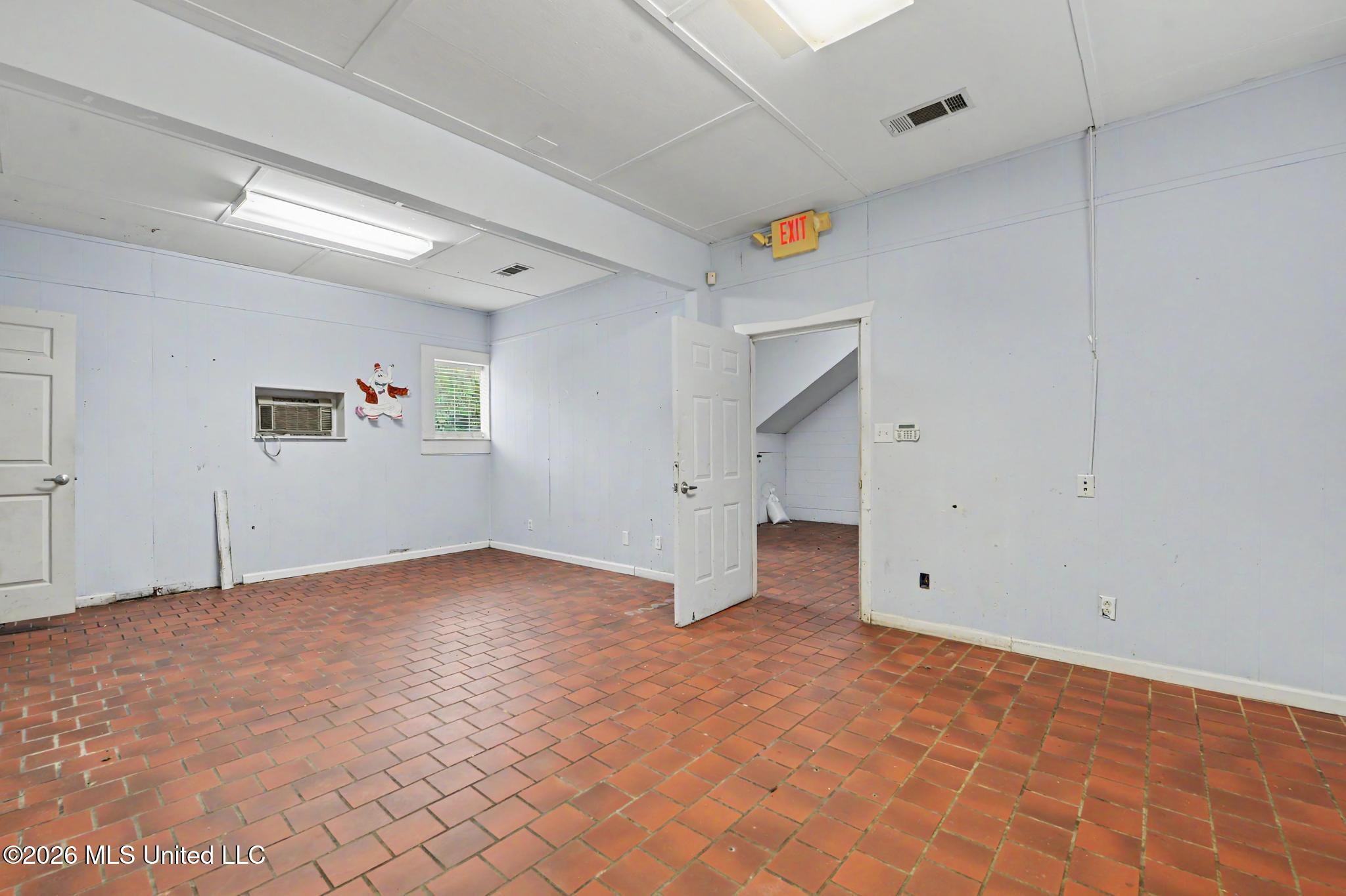 1916 Ladnier Road Property Photo 19