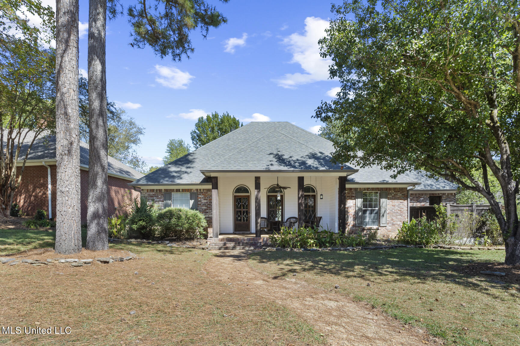 720 Woodgate Drive Property Photo 2