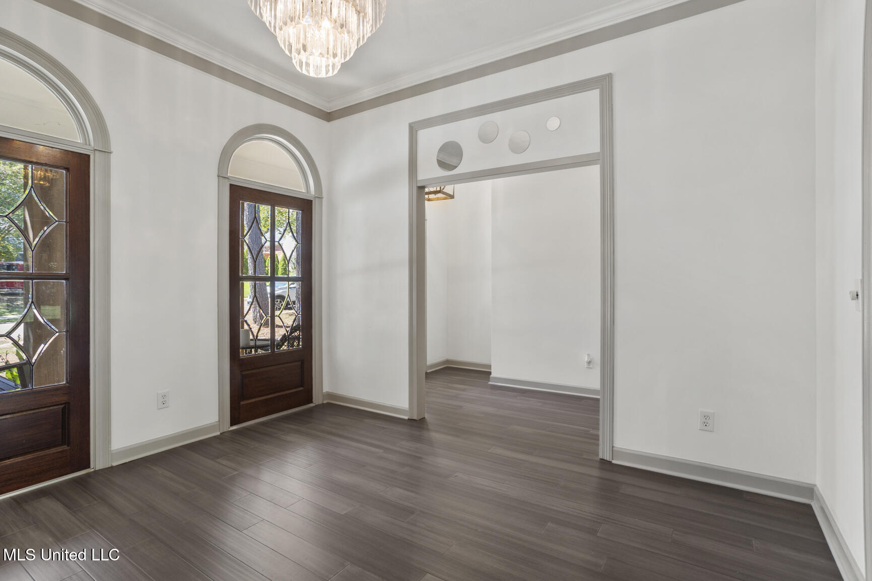 720 Woodgate Drive Property Photo 5