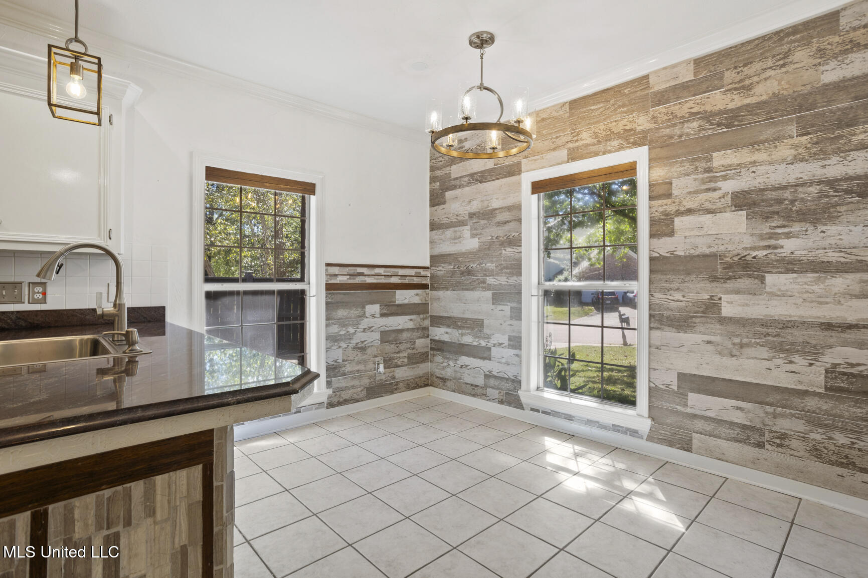 720 Woodgate Drive Property Photo 6