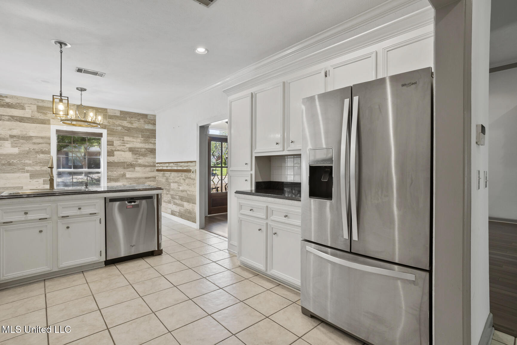 720 Woodgate Drive Property Photo 12