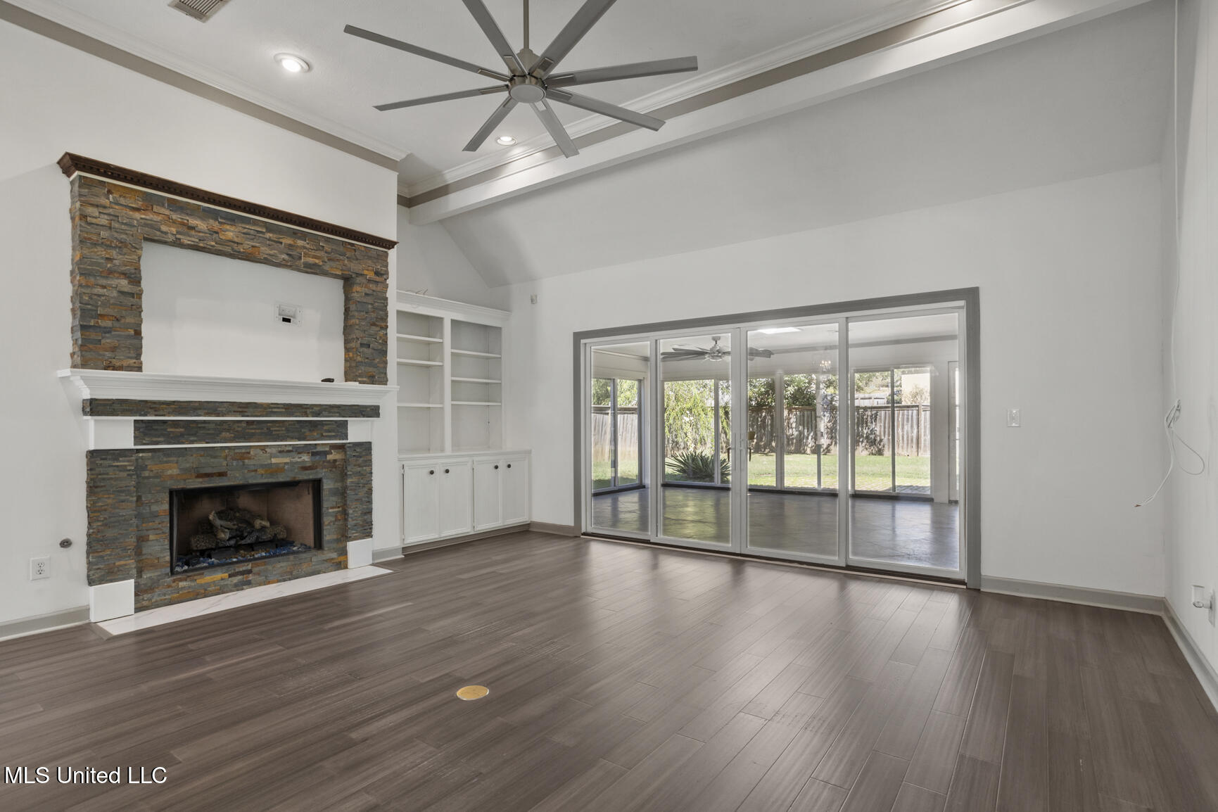 720 Woodgate Drive Property Photo 14