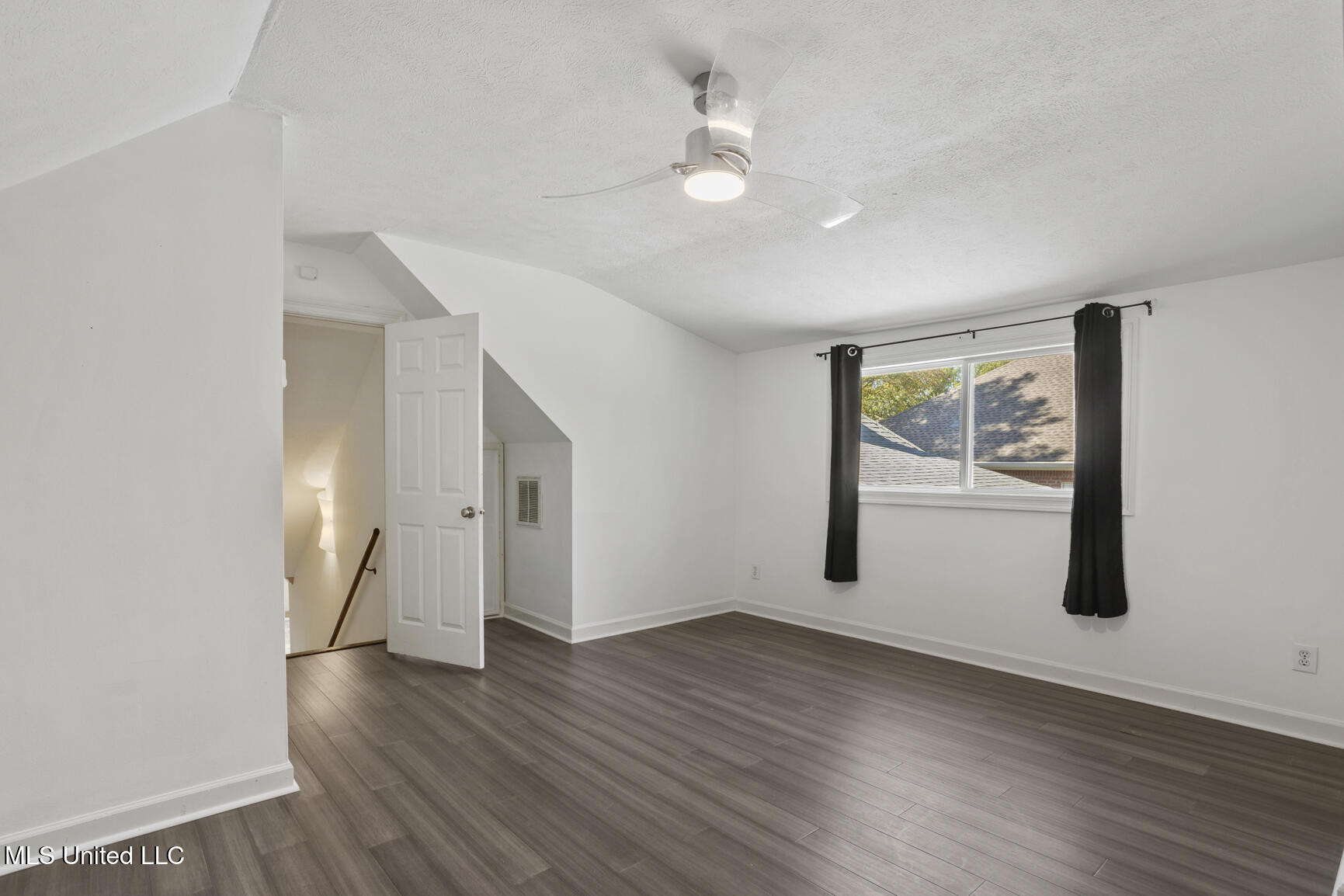 720 Woodgate Drive Property Photo 25