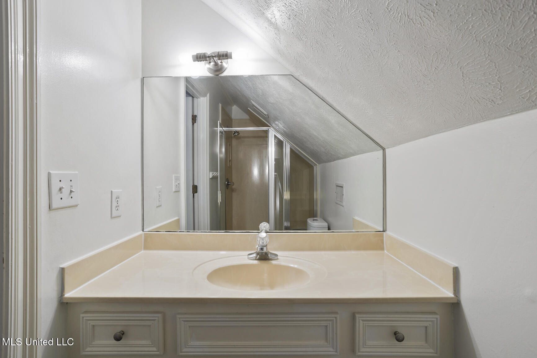 720 Woodgate Drive Property Photo 26