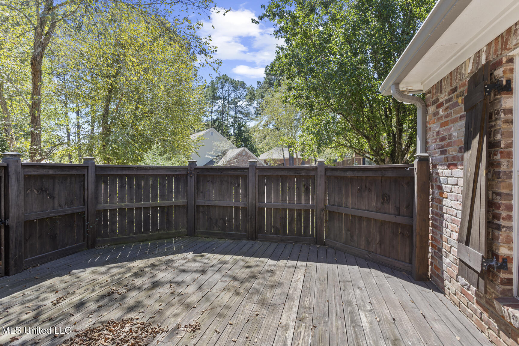 720 Woodgate Drive Property Photo 32