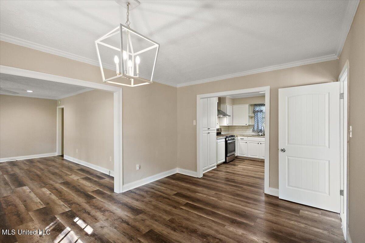 809 Oakwood Drive Property Photo 10