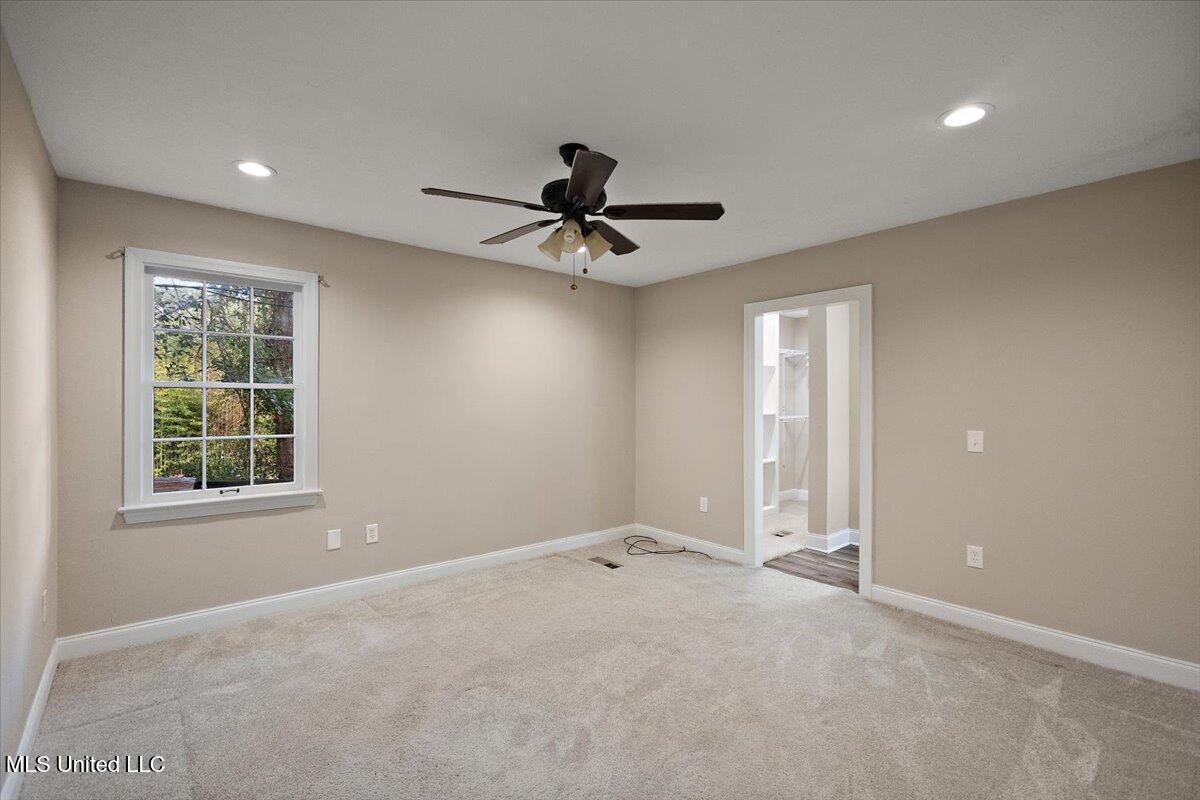 809 Oakwood Drive Property Photo 15