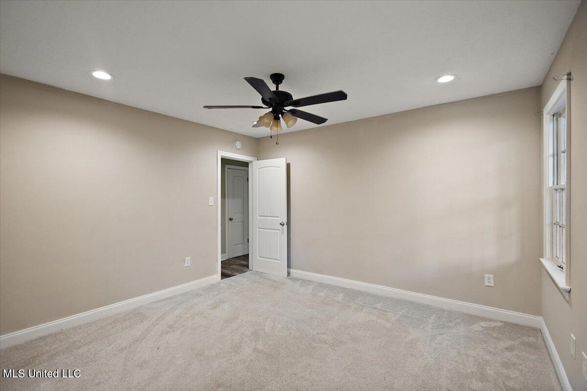 809 Oakwood Drive Property Photo 16