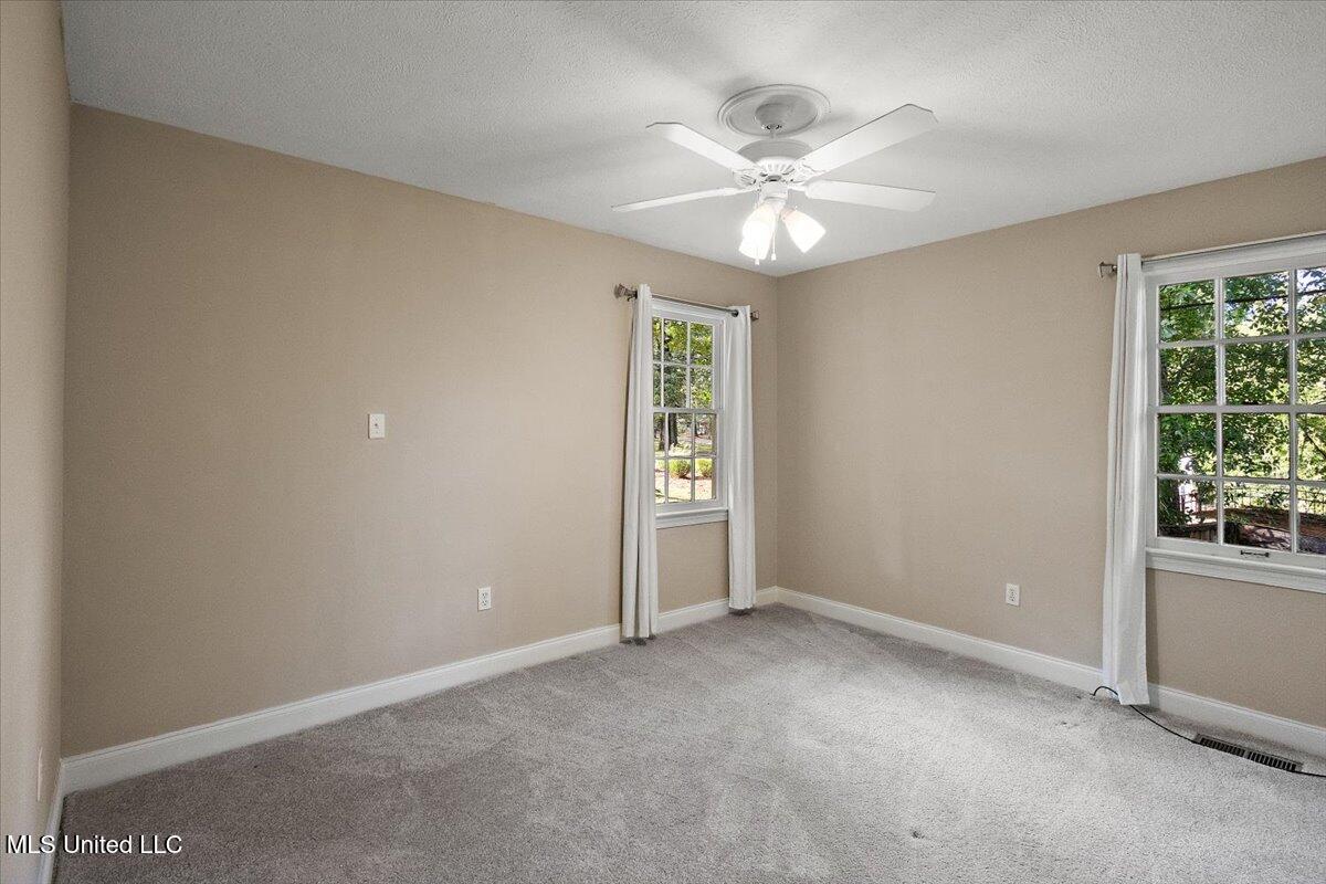 809 Oakwood Drive Property Photo 24