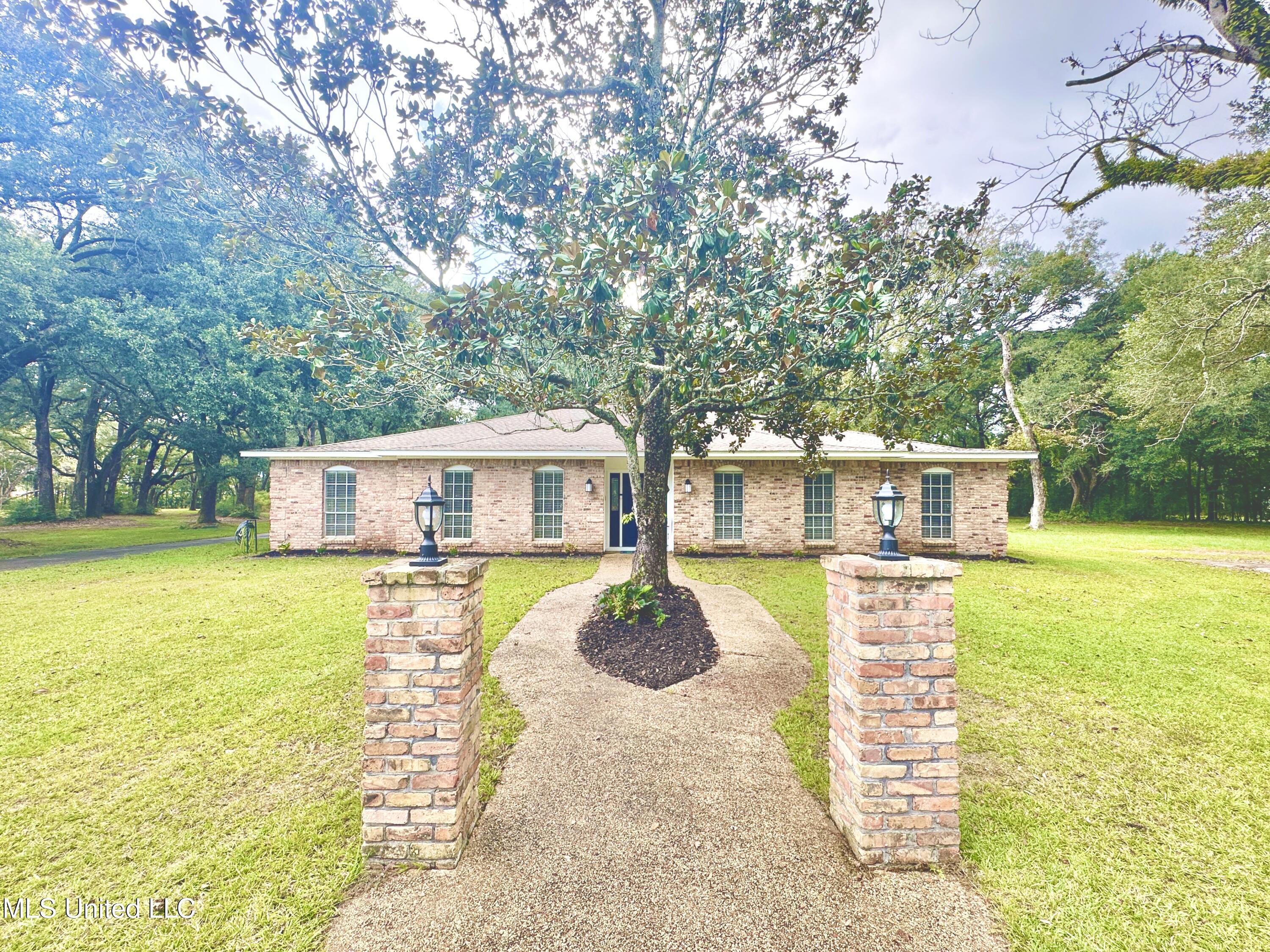 6001 Wooded Acres Road Property Photo 1