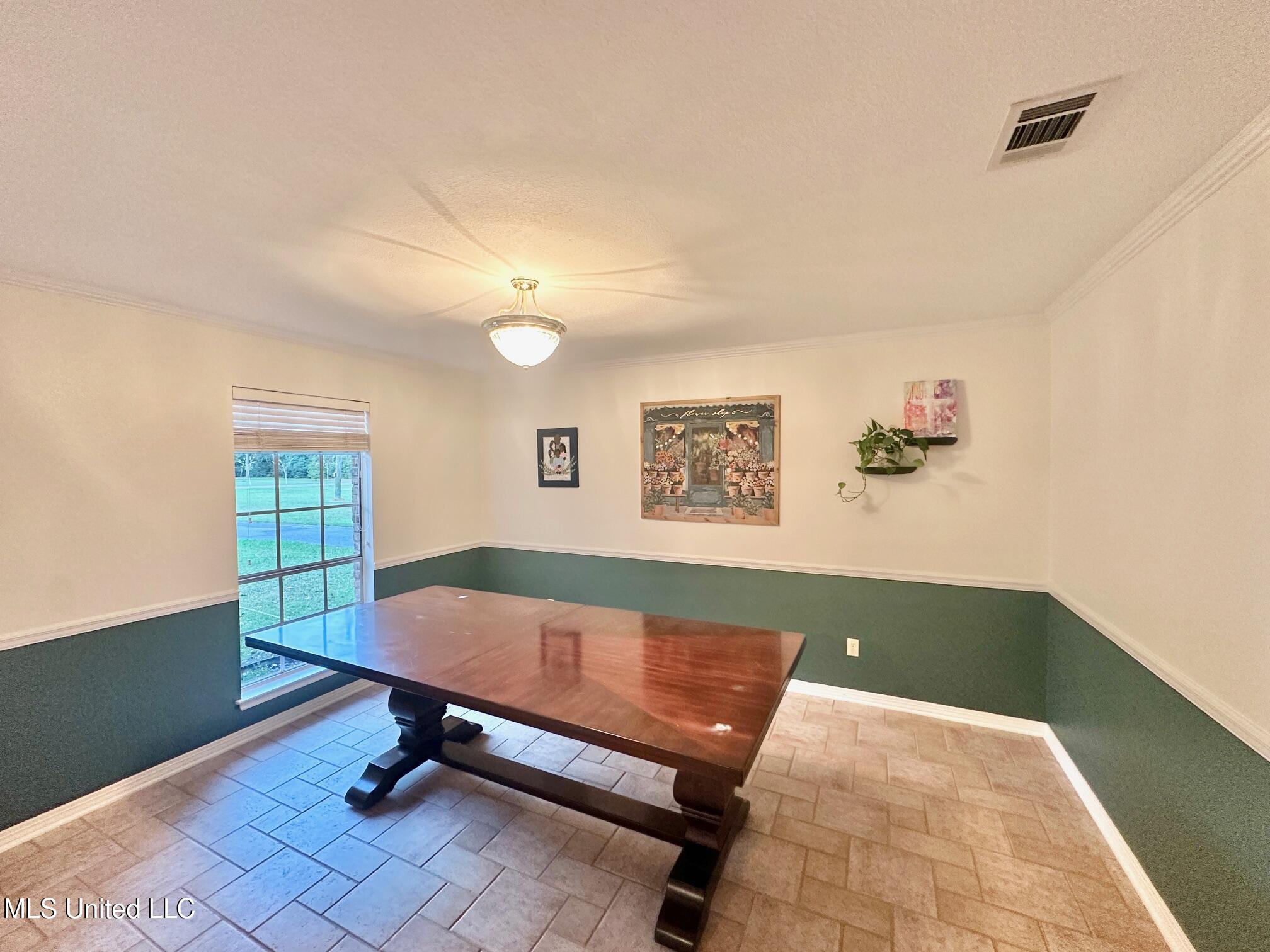 6001 Wooded Acres Road Property Photo 13