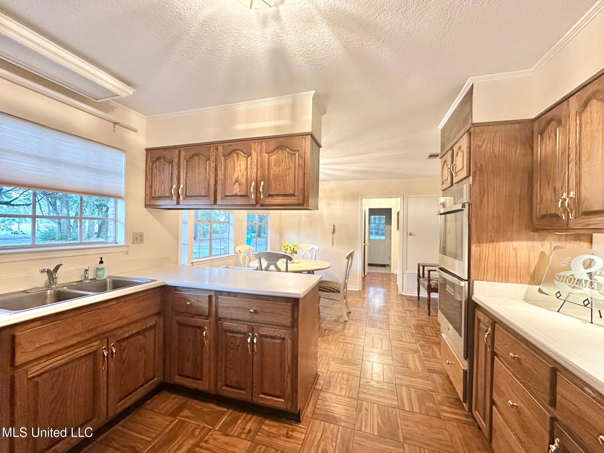 6001 Wooded Acres Road Property Photo 14