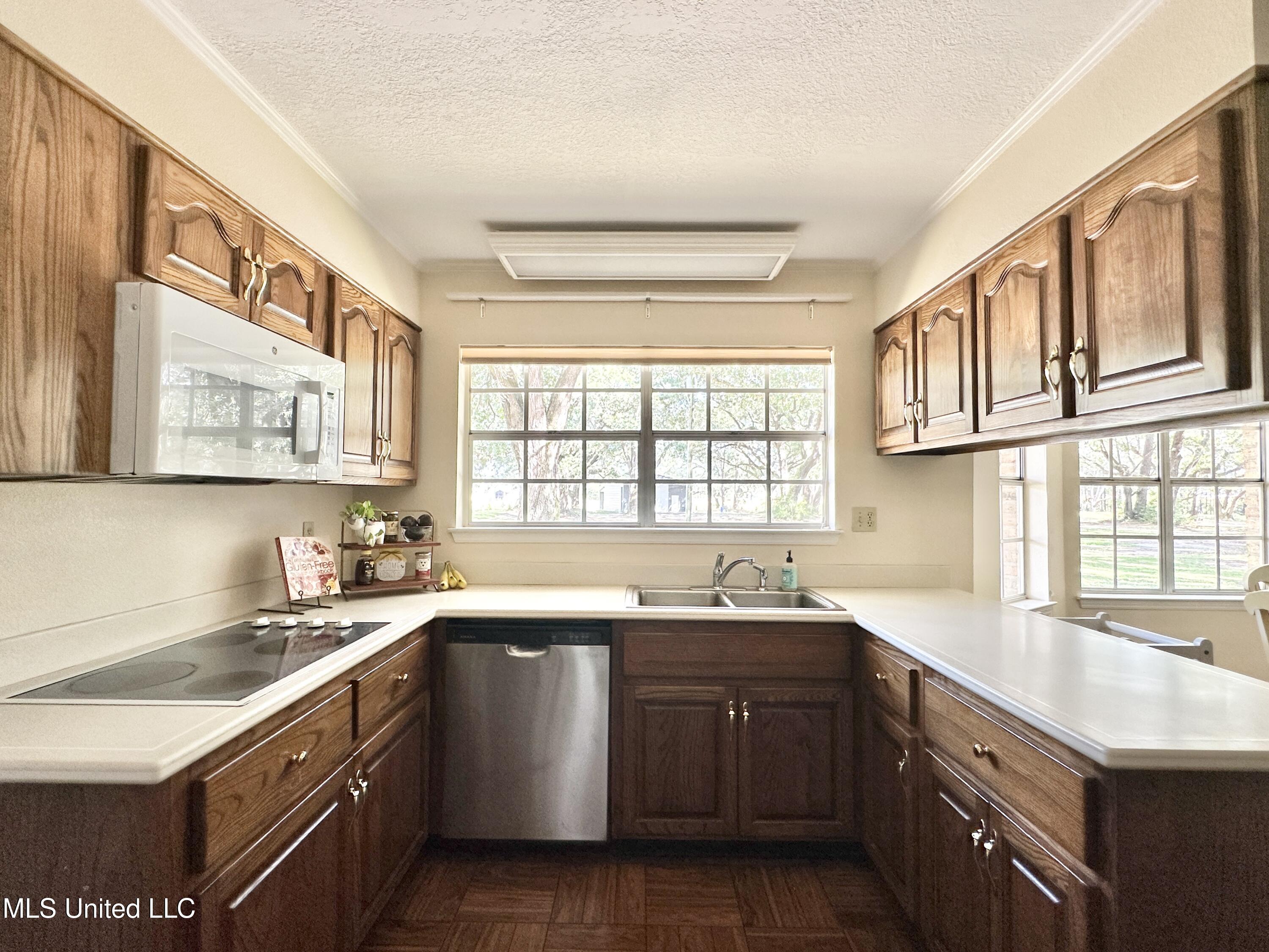 6001 Wooded Acres Road Property Photo 15