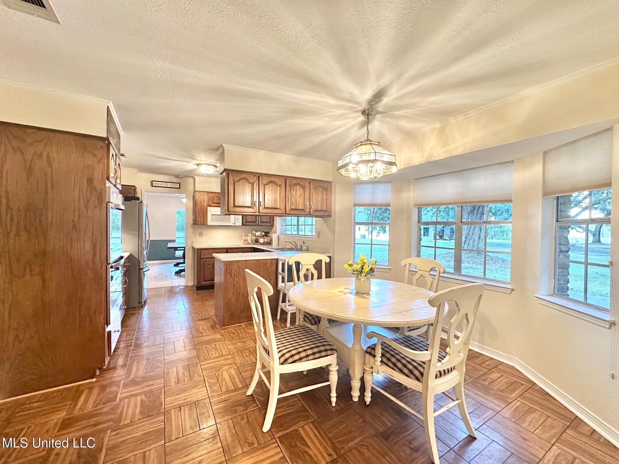 6001 Wooded Acres Road Property Photo 18