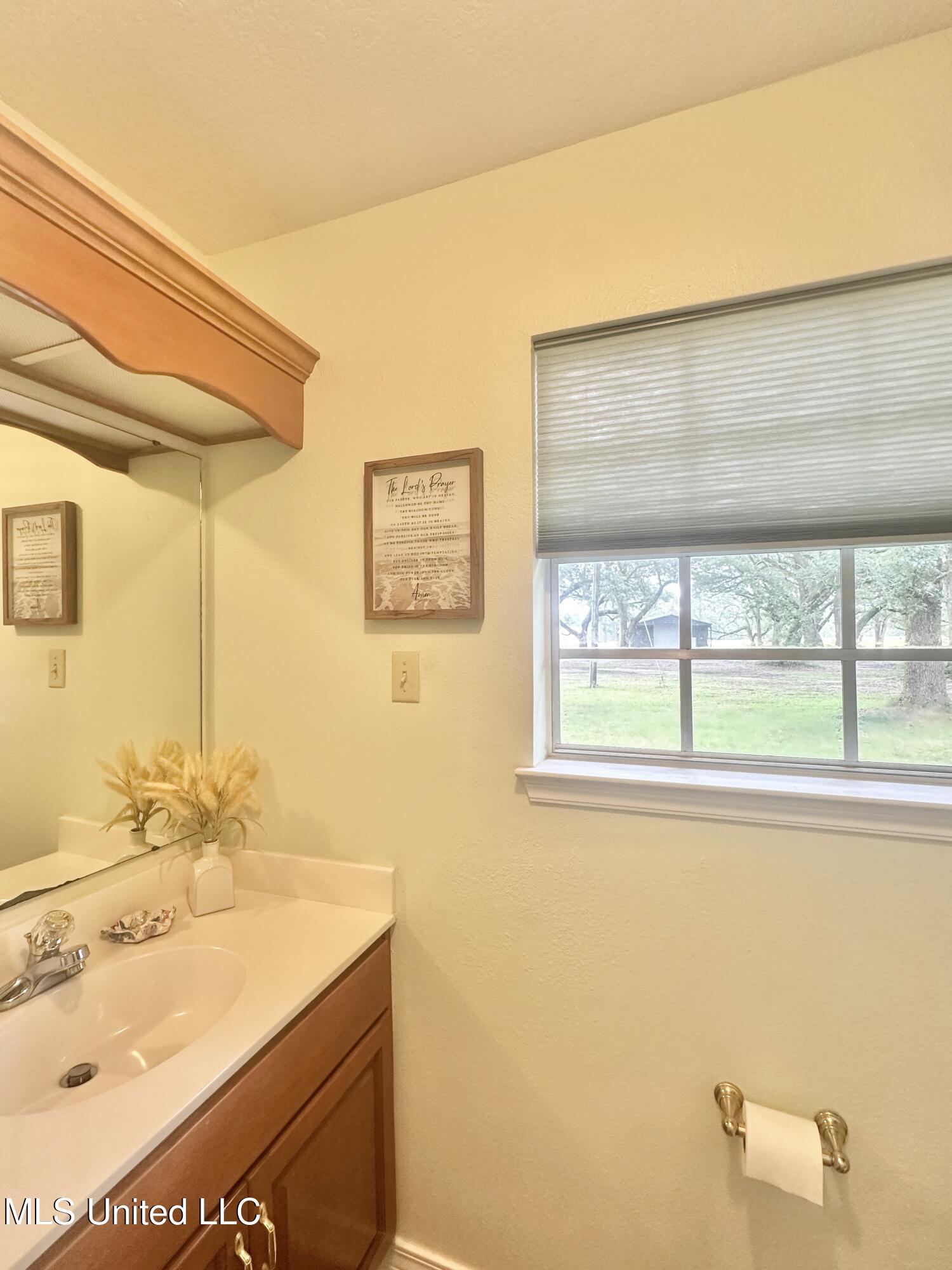 6001 Wooded Acres Road Property Photo 23