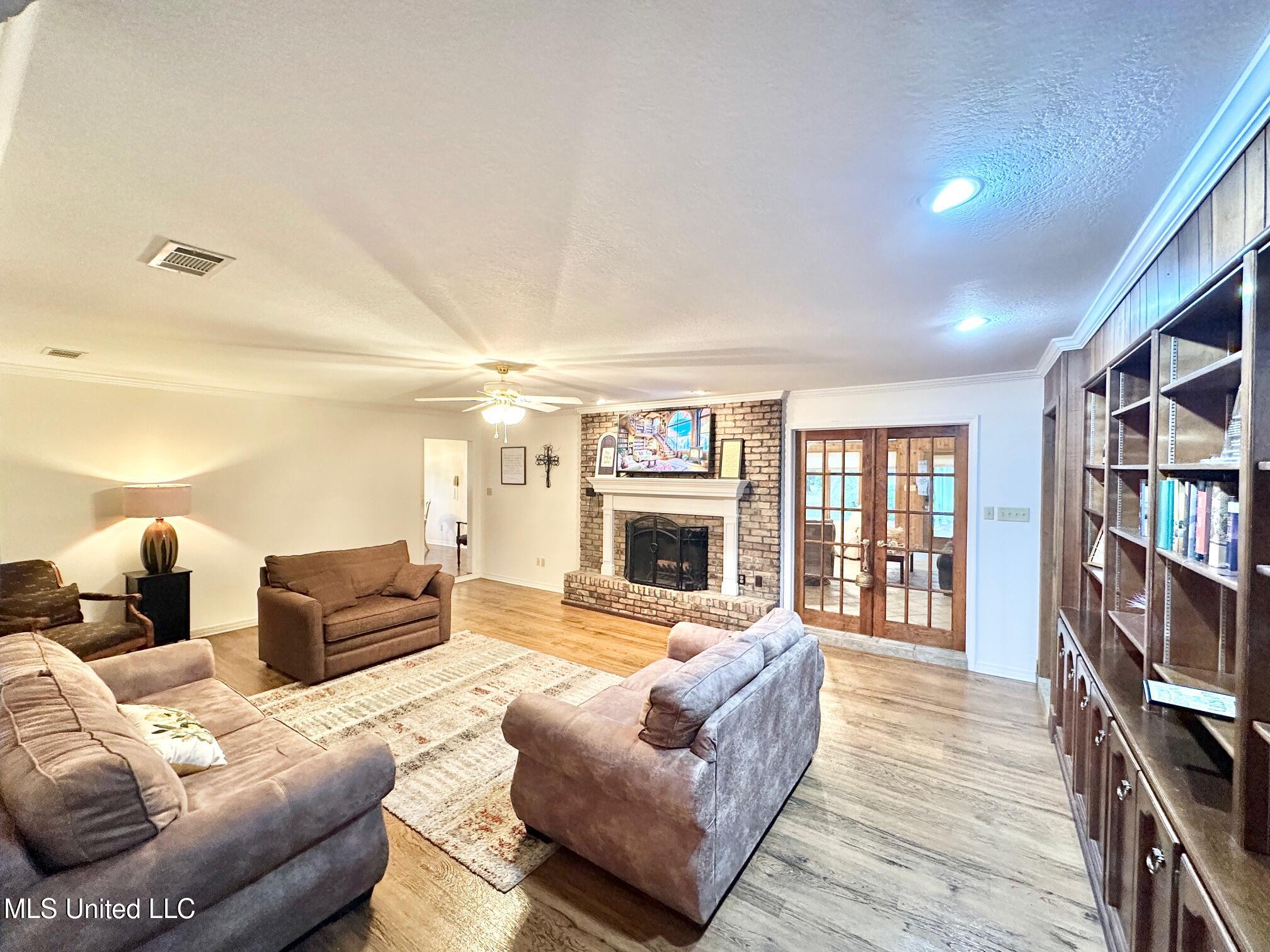 6001 Wooded Acres Road Property Photo 25