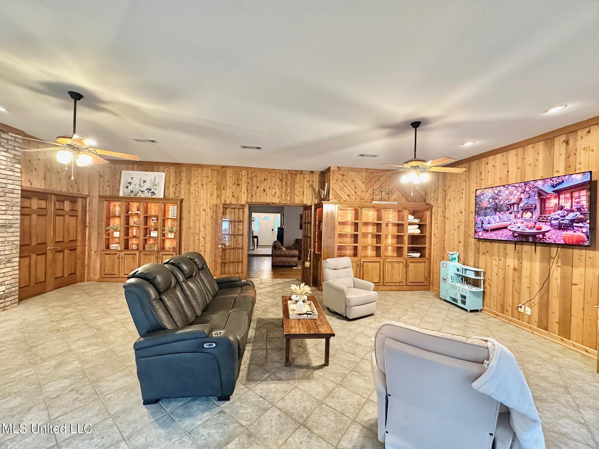 6001 Wooded Acres Road Property Photo 30