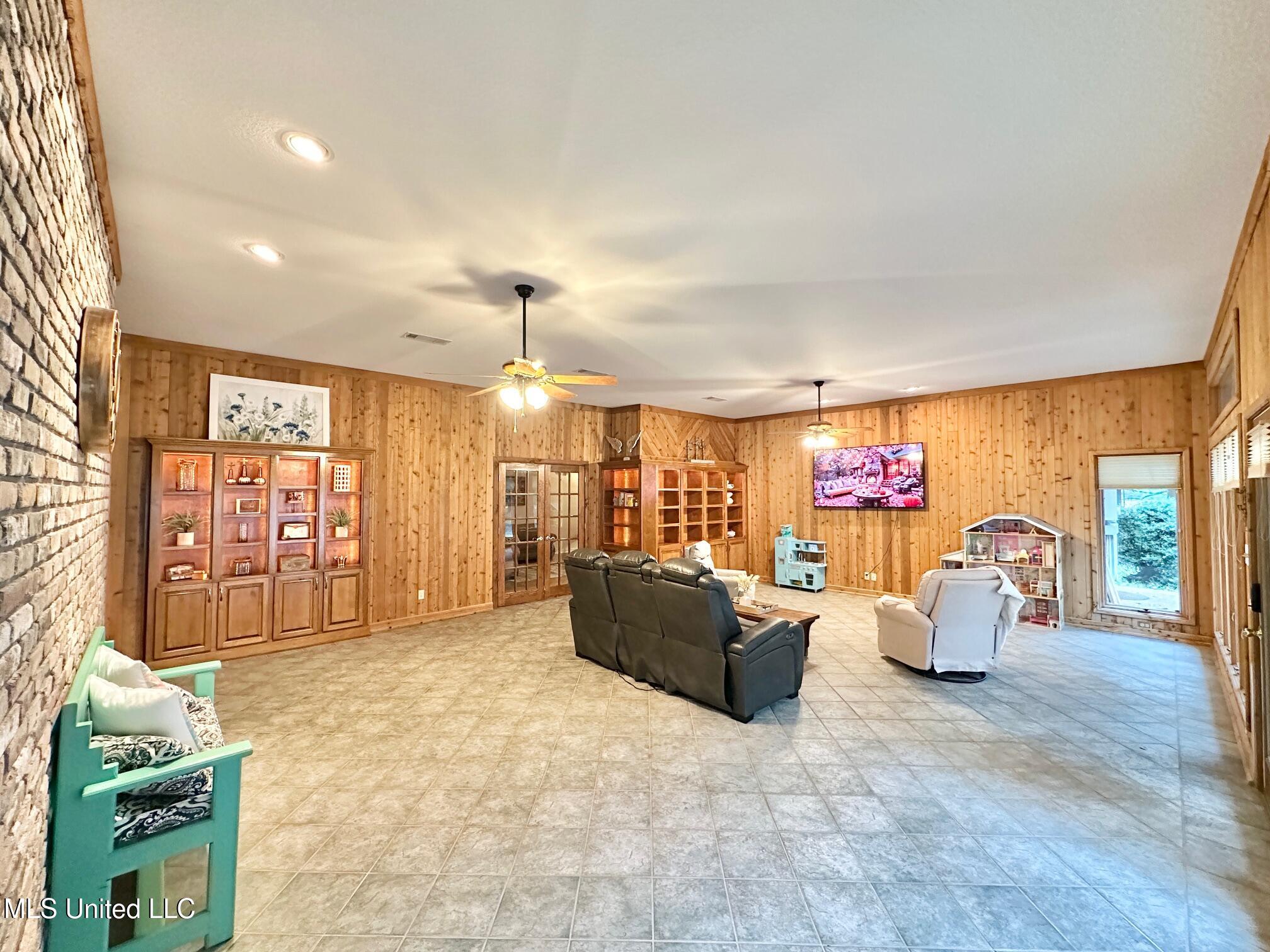 6001 Wooded Acres Road Property Photo 31