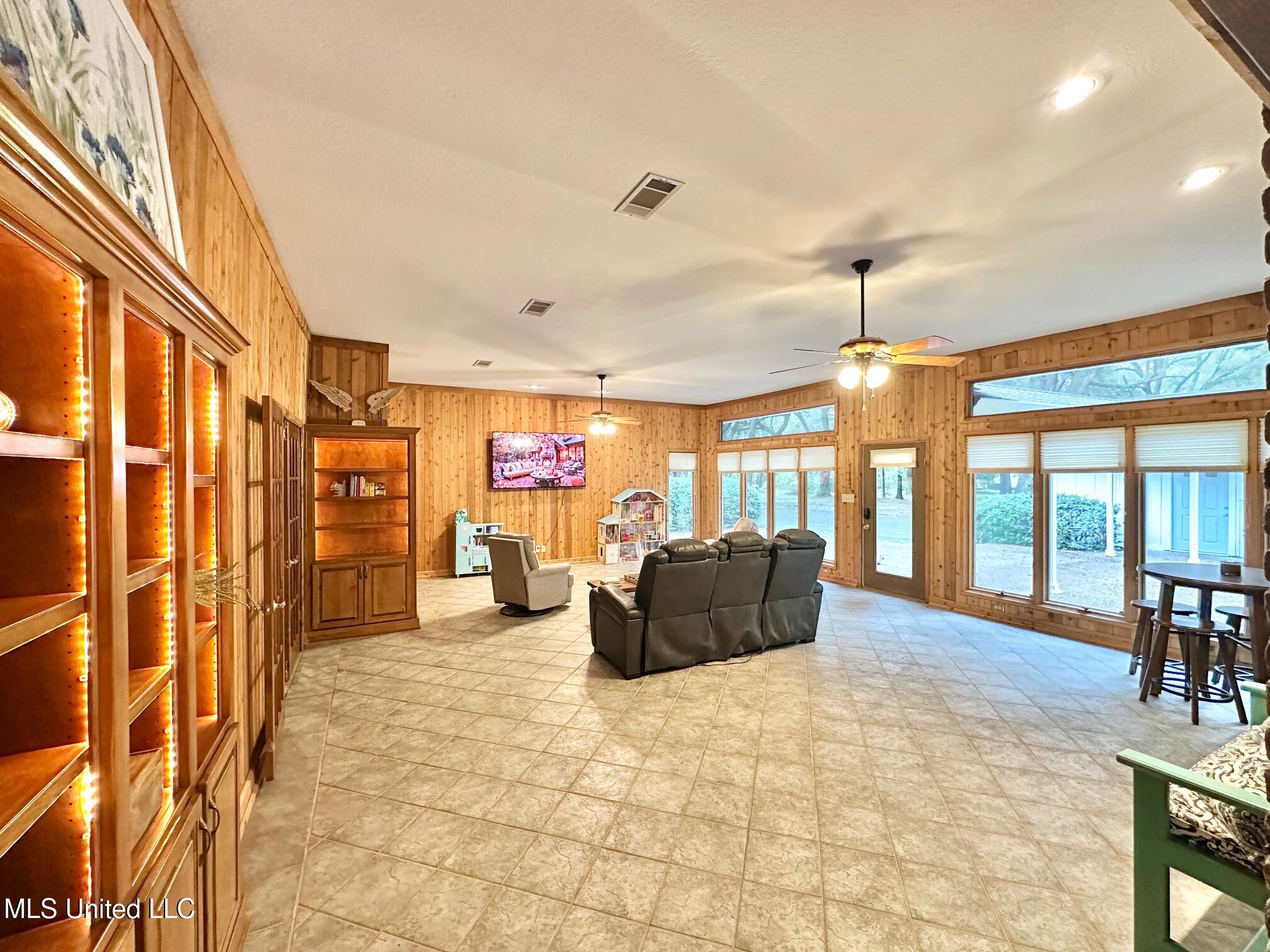 6001 Wooded Acres Road Property Photo 33