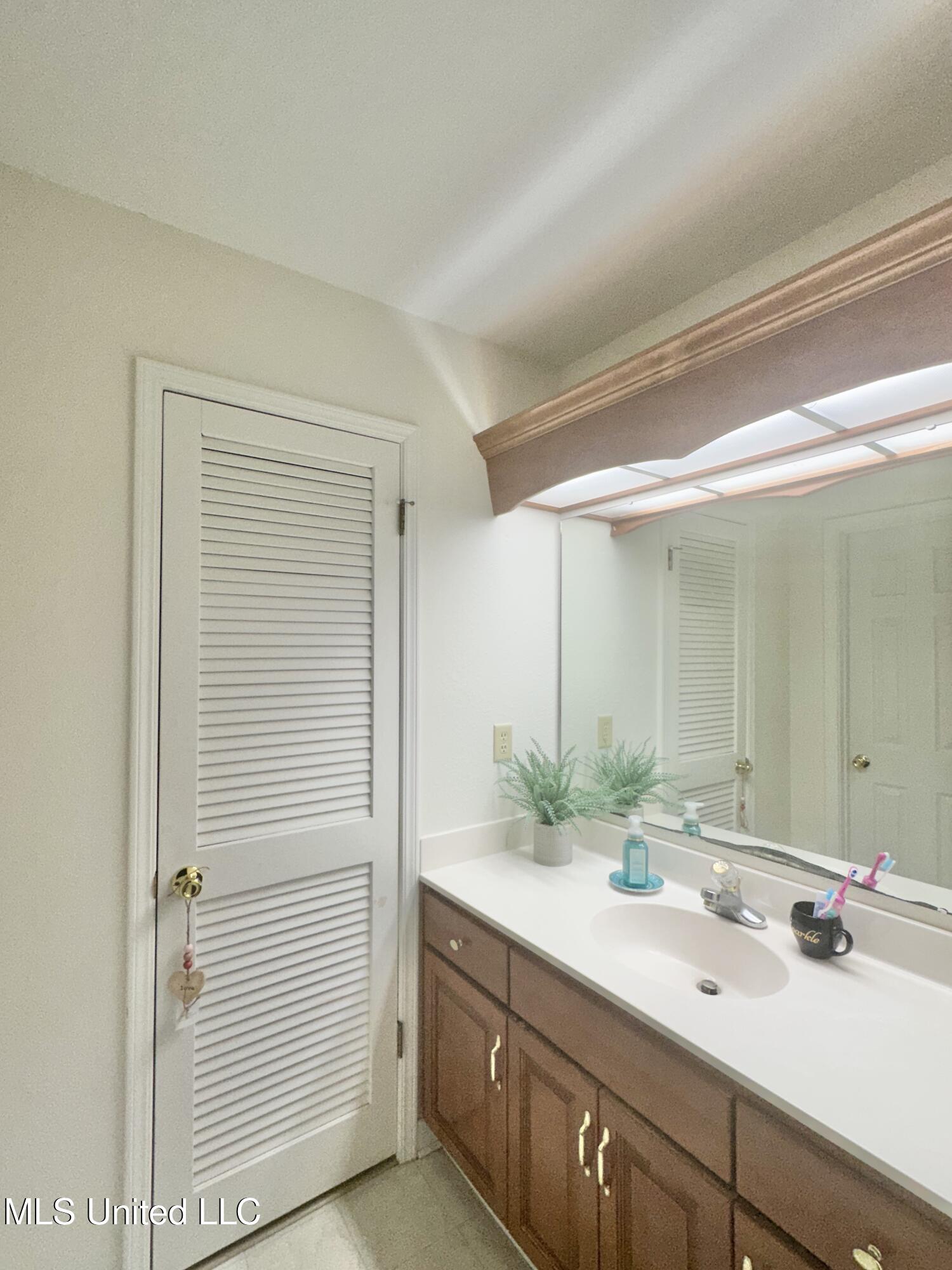 6001 Wooded Acres Road Property Photo 45