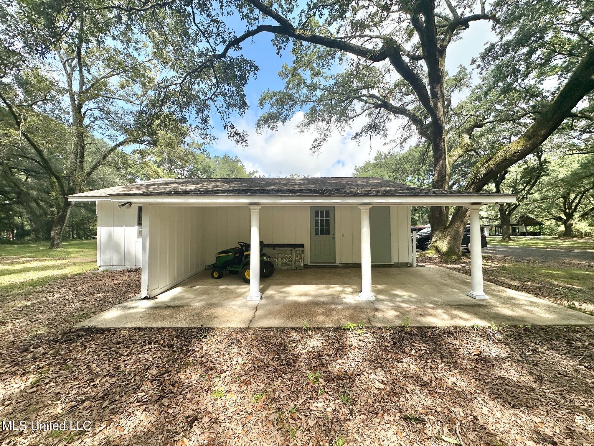 6001 Wooded Acres Road Property Photo 56