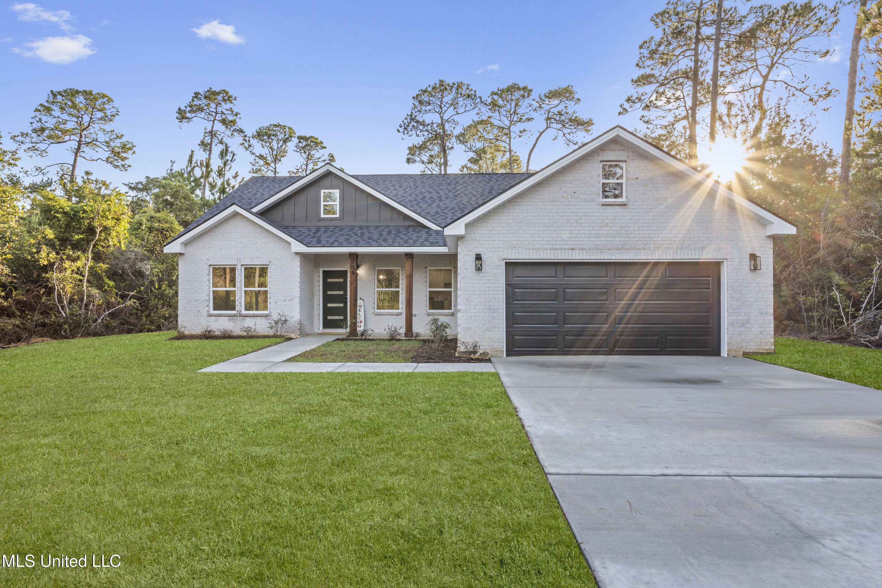 709 Pine Street Property Photo 1