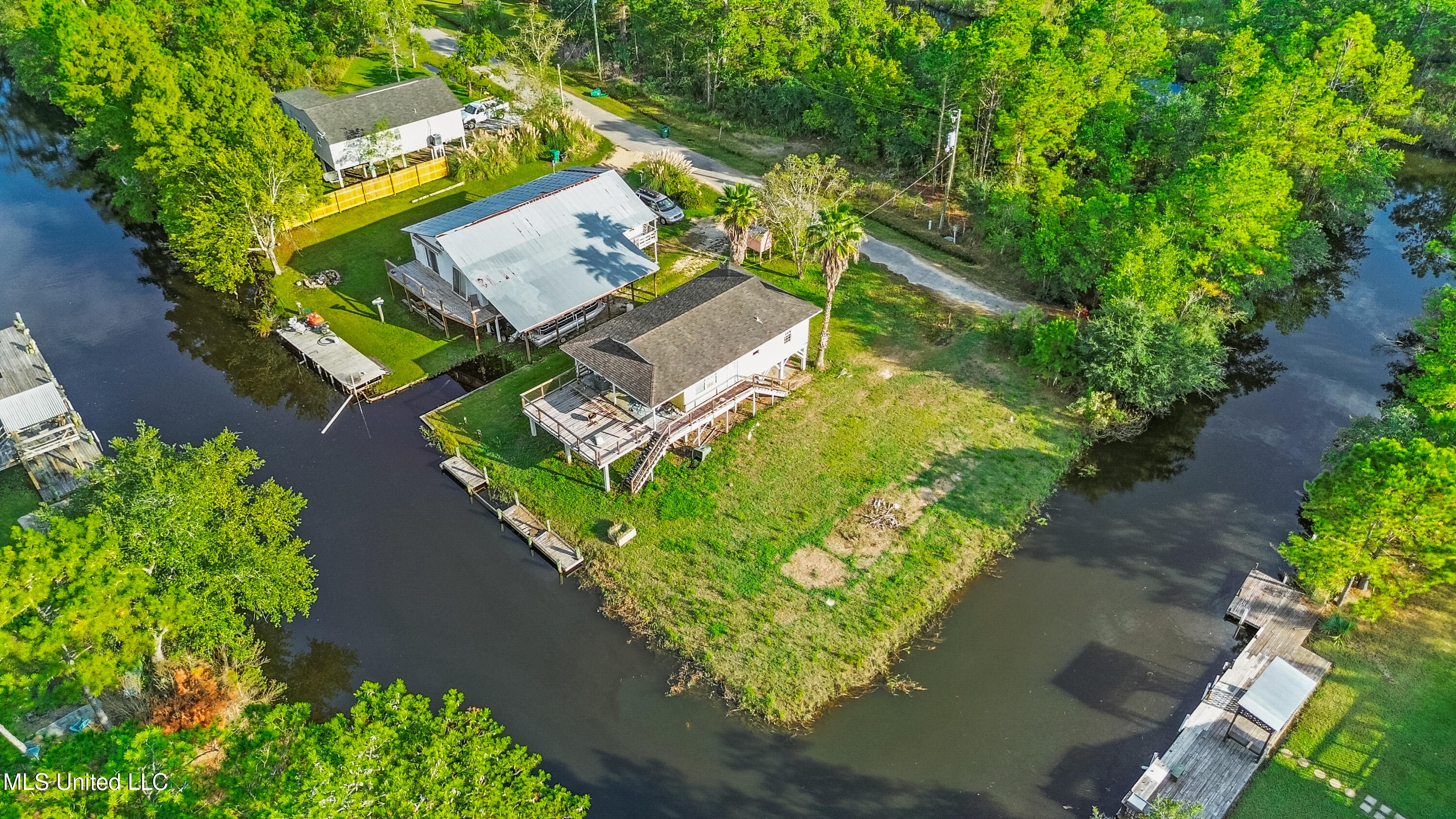 5044 Hawk Street Property Photo 2