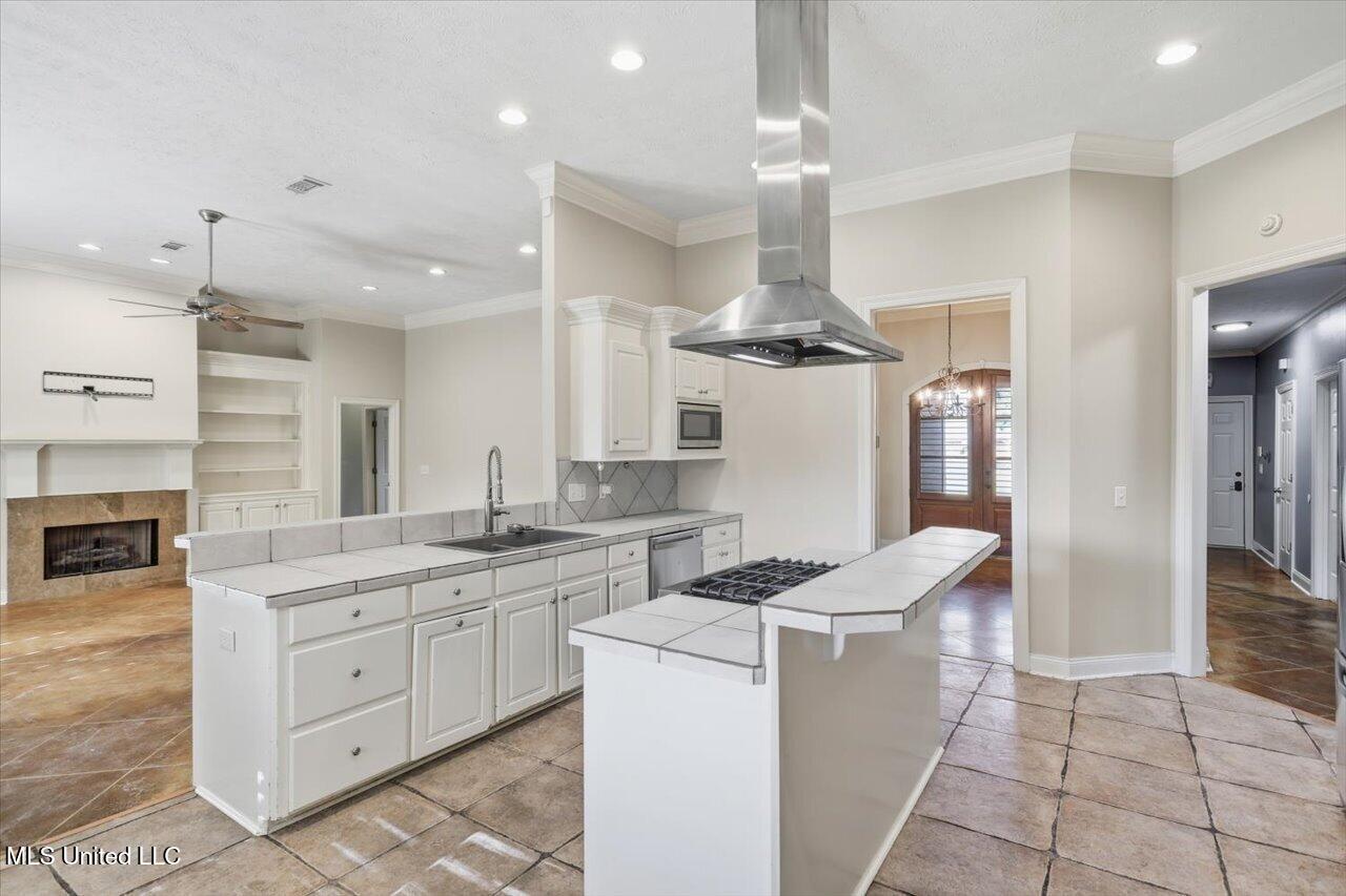 802 Champion View Property Photo 7