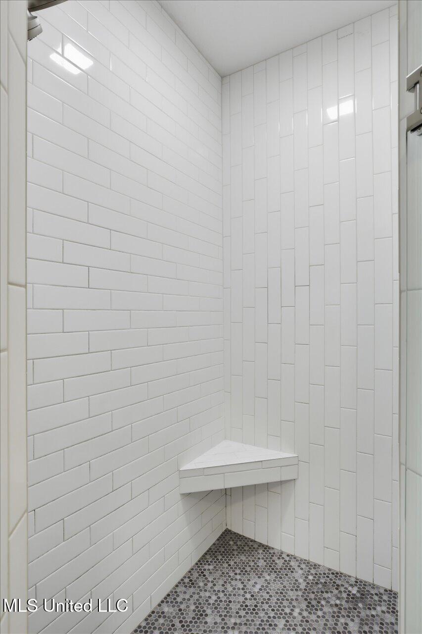 802 Champion View Property Photo 24