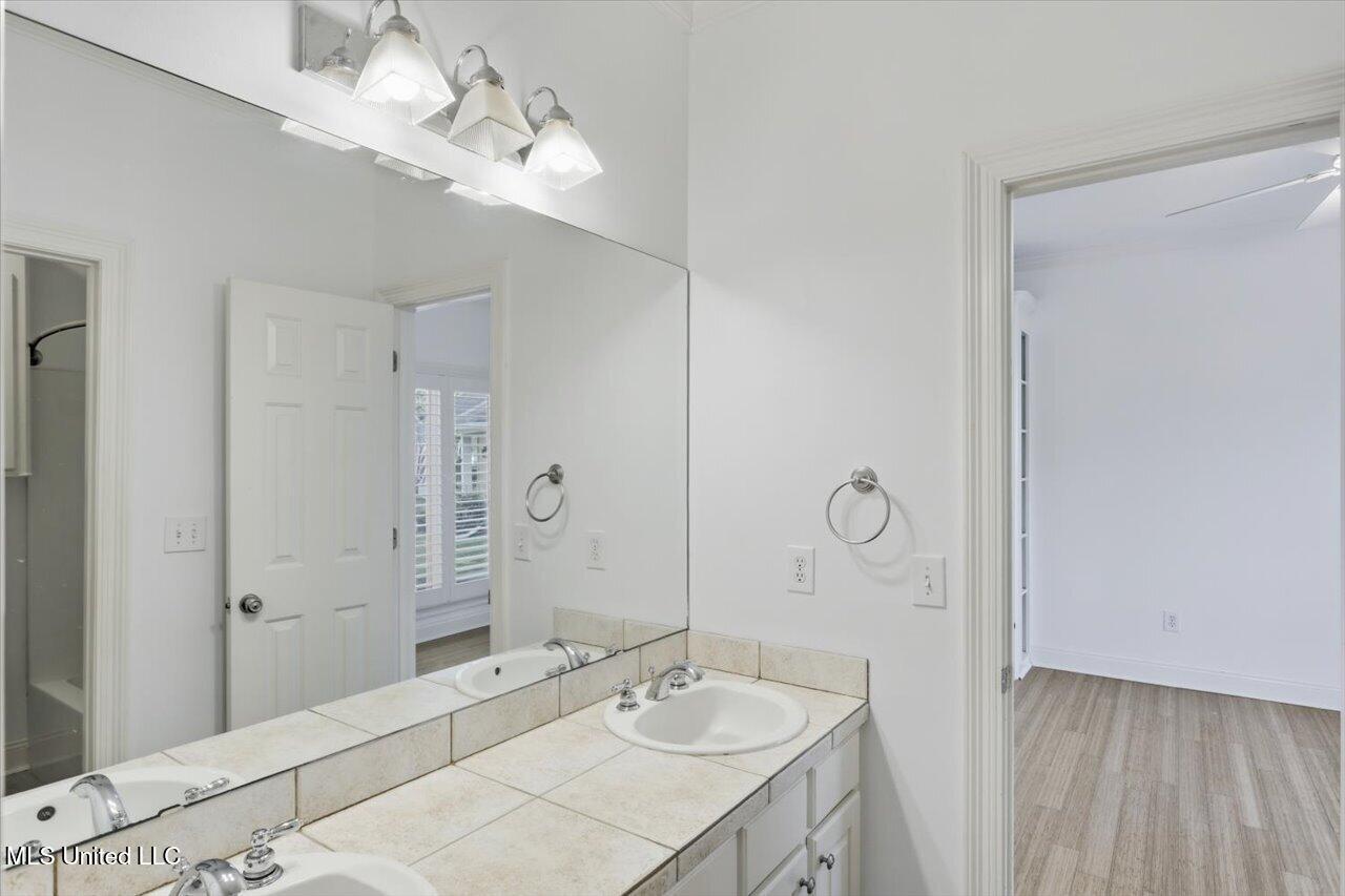 802 Champion View Property Photo 26