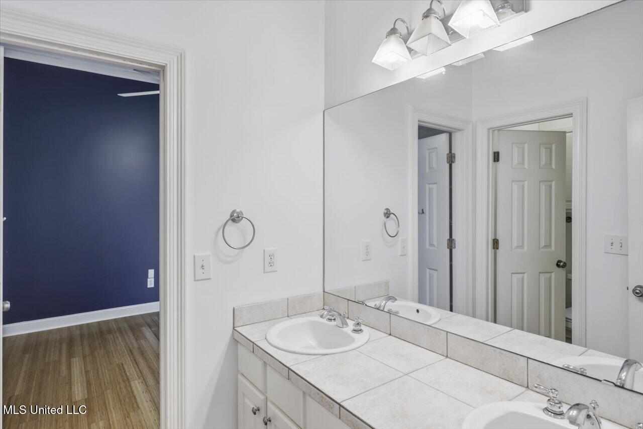 802 Champion View Property Photo 27