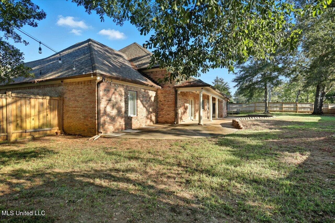 802 Champion View Property Photo 31