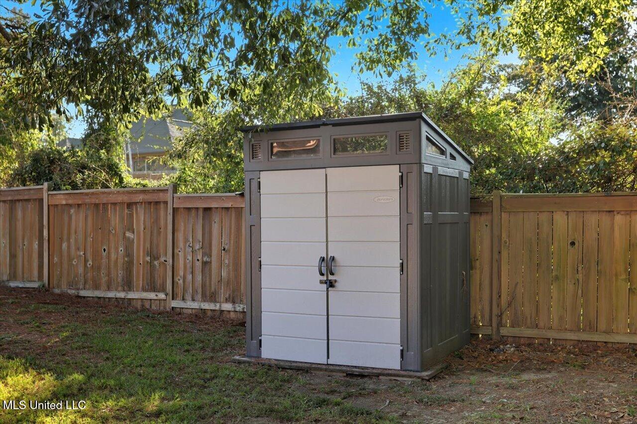 802 Champion View Property Photo 32