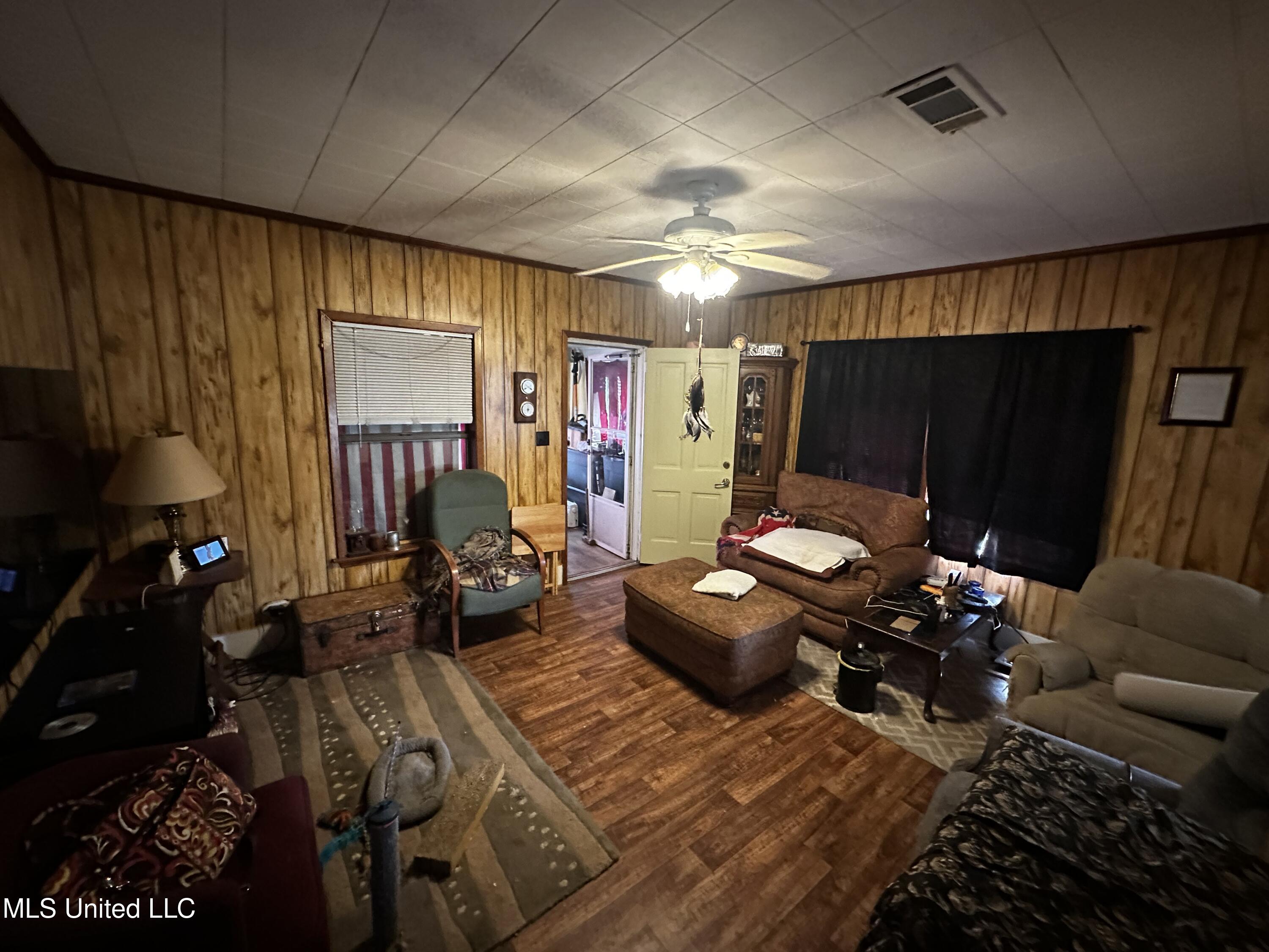 101 Ne 3rd Street Property Photo 5