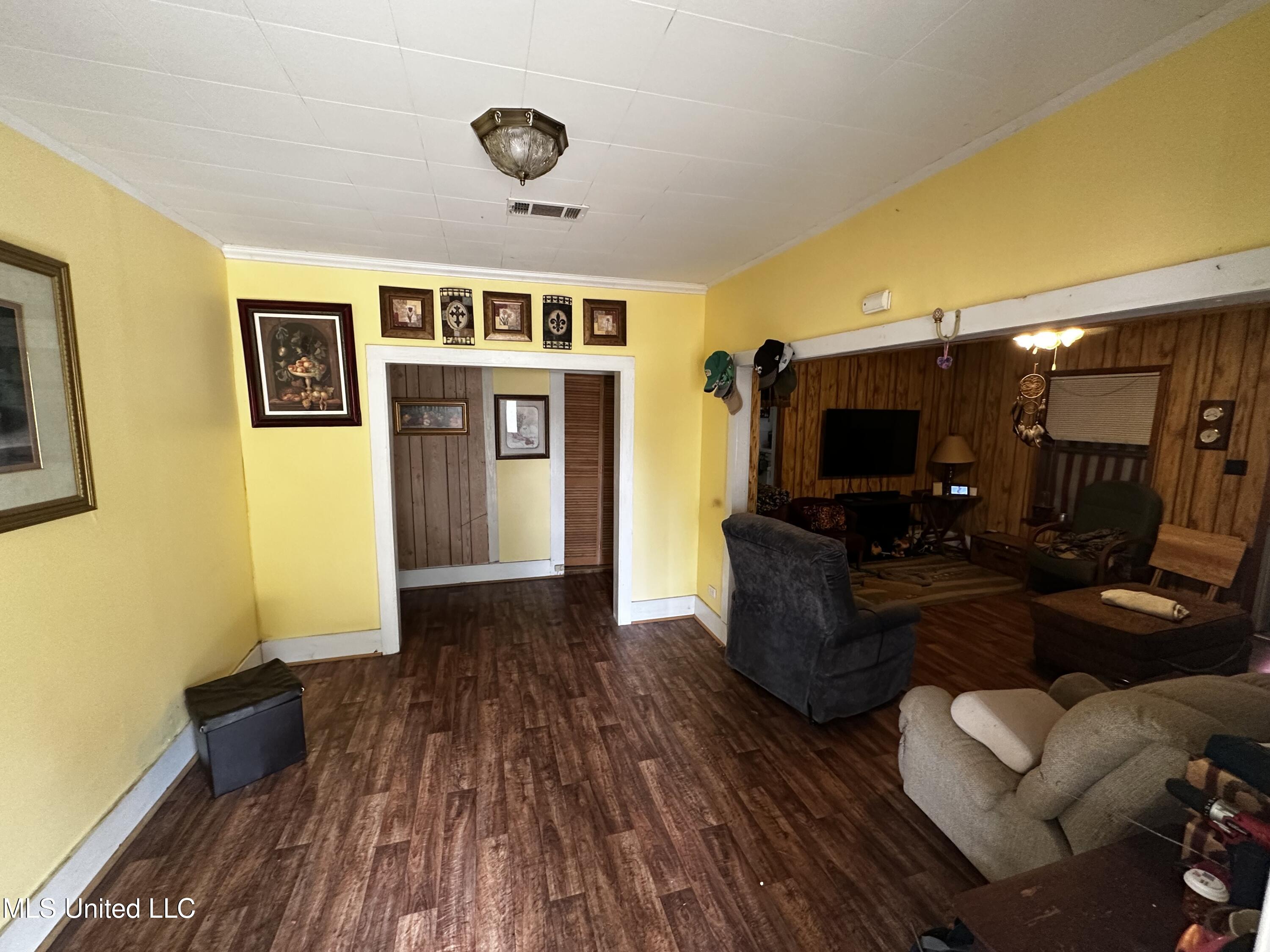 101 Ne 3rd Street Property Photo 6