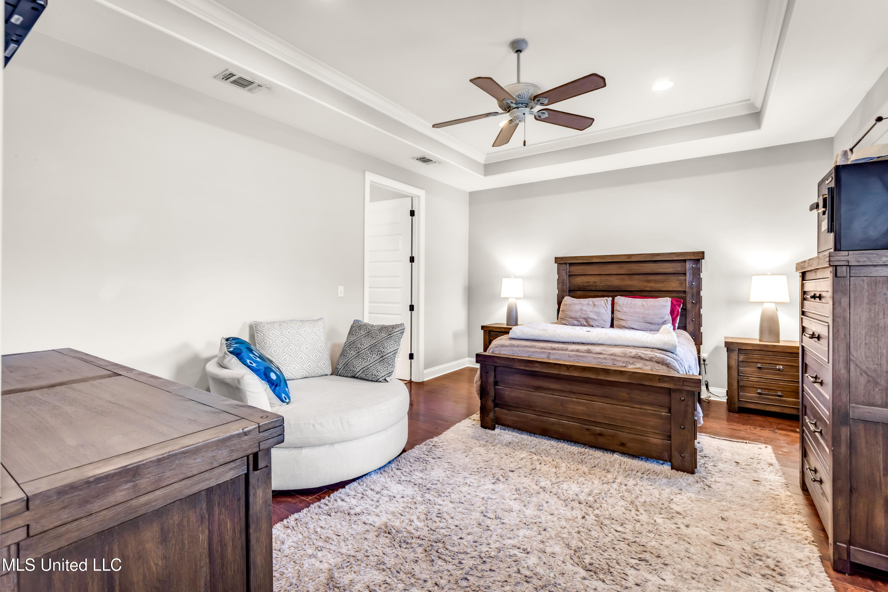 712 Champagne Drive Property Photo 15