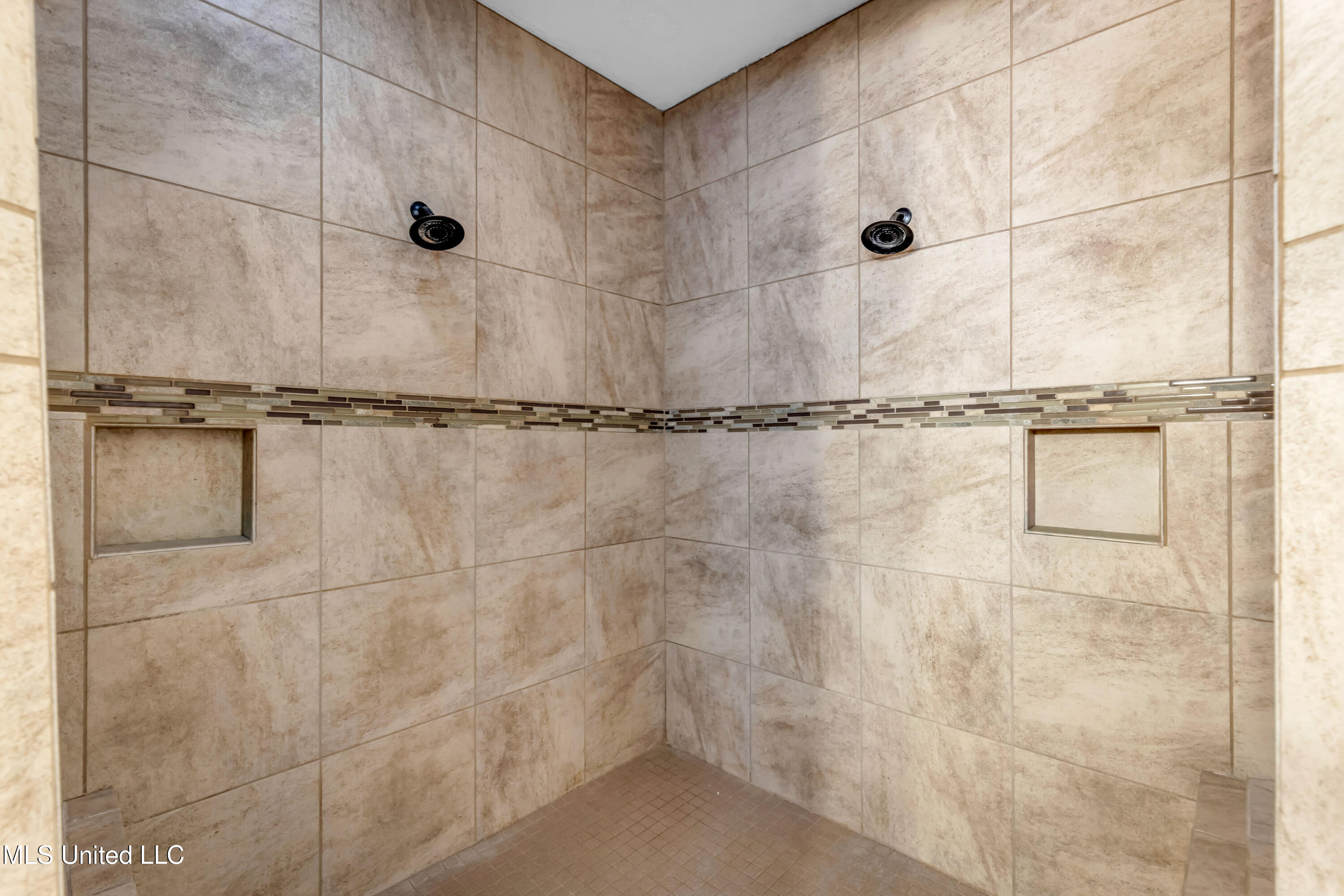 712 Champagne Drive Property Photo 20