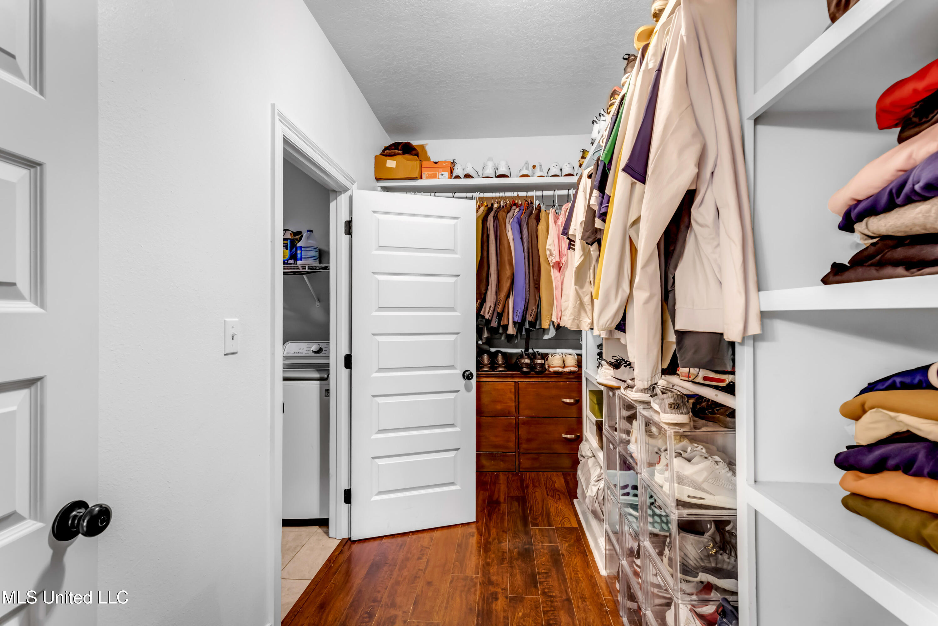 712 Champagne Drive Property Photo 21