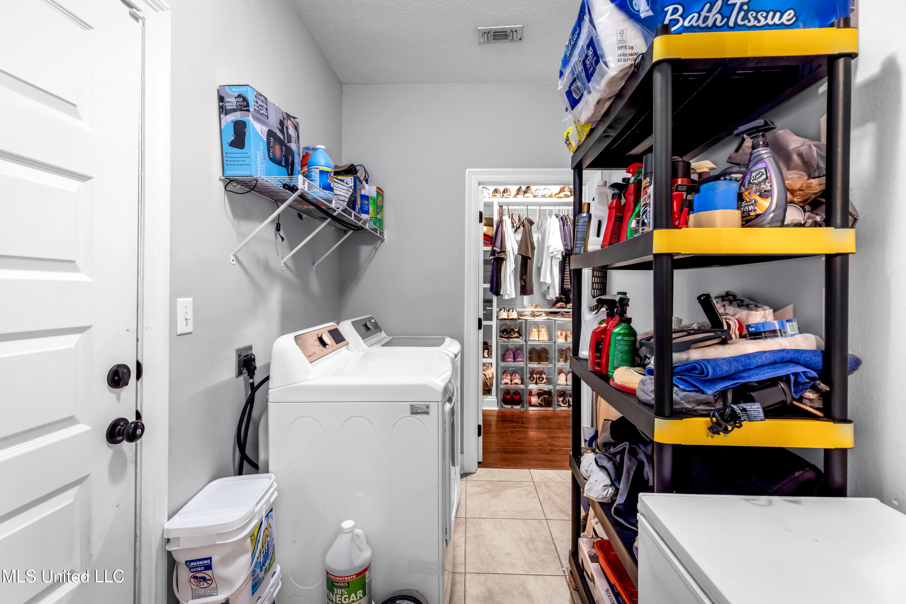 712 Champagne Drive Property Photo 22