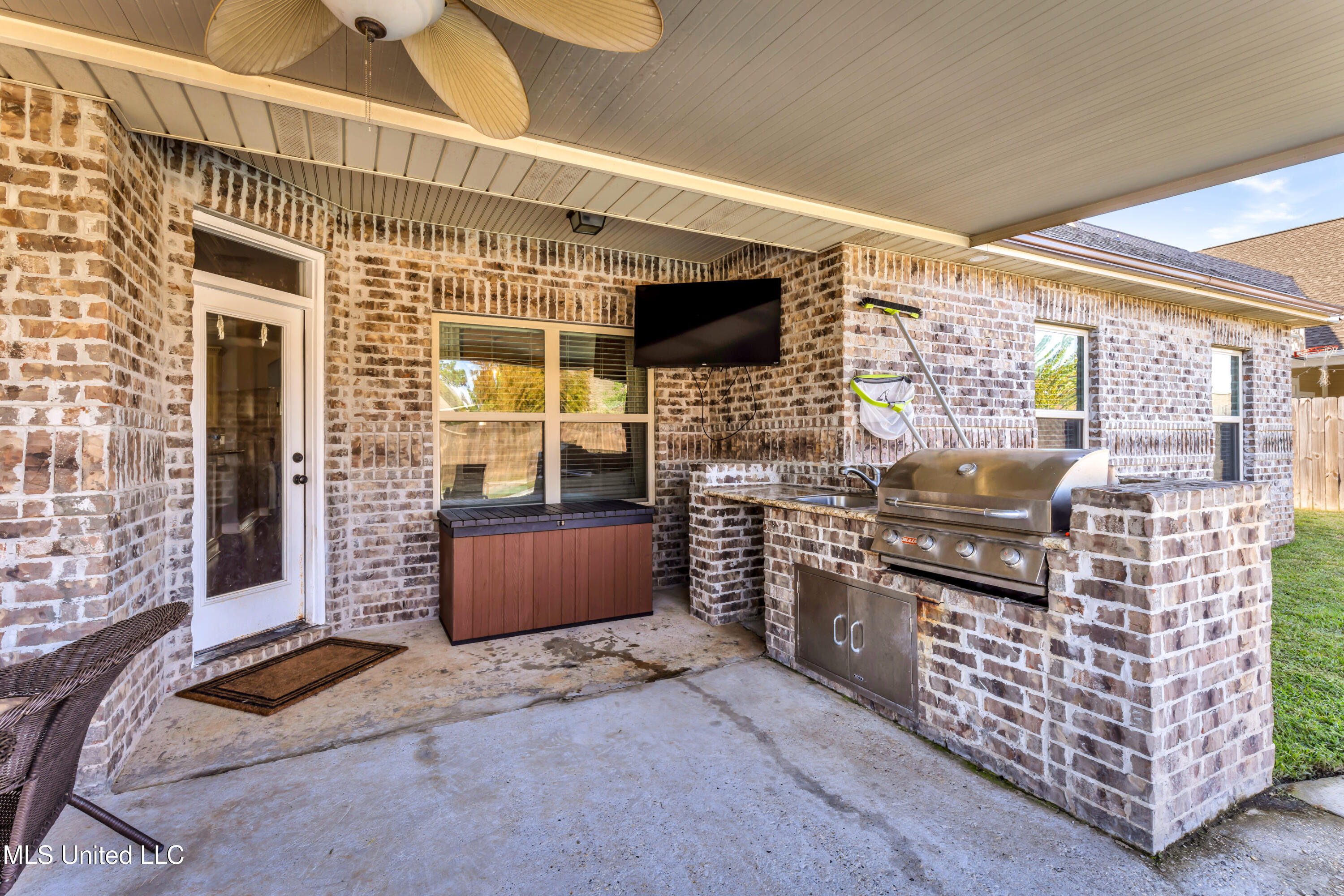 712 Champagne Drive Property Photo 26